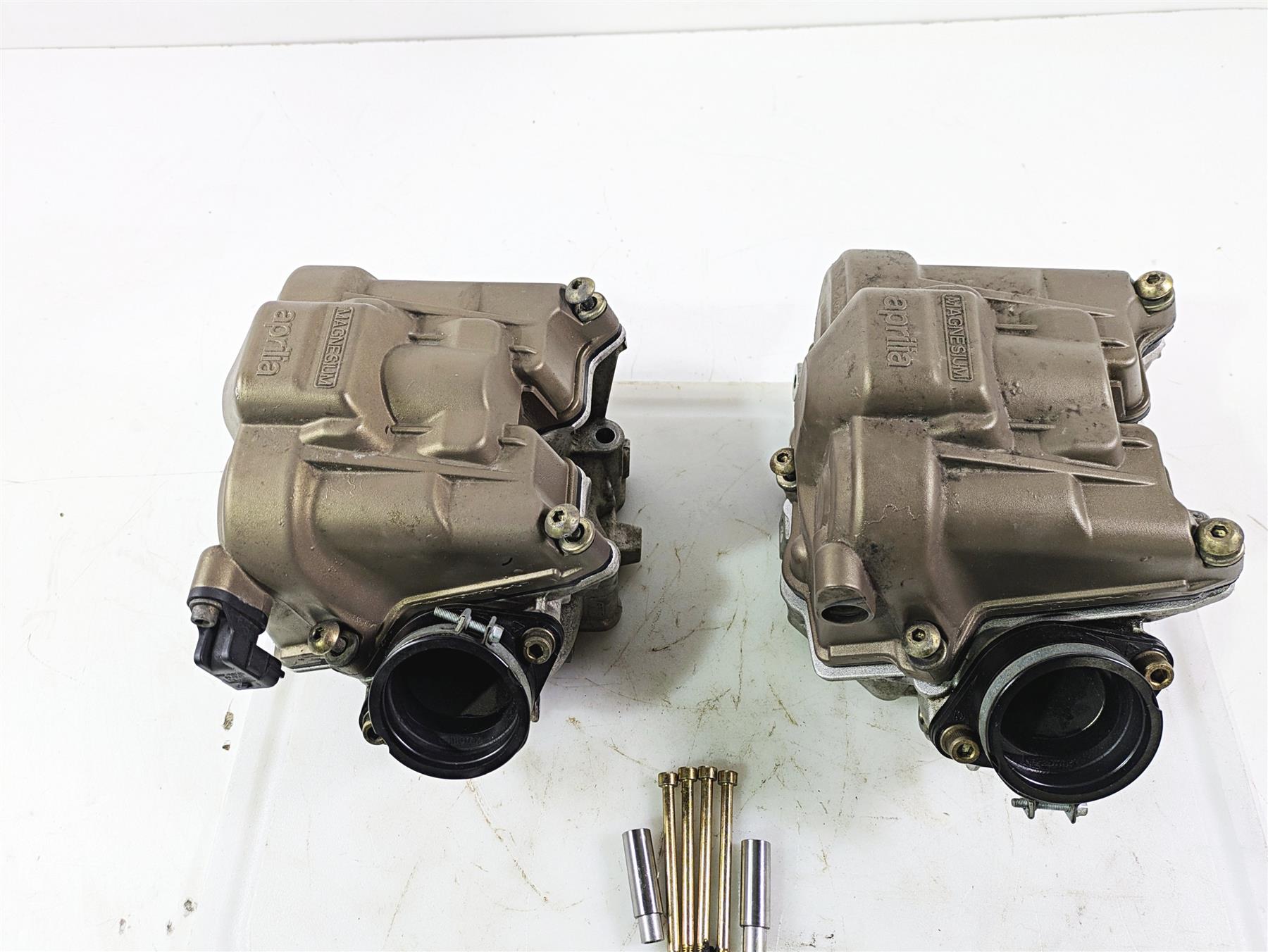 2008 Aprilia RSVR 1000 Factory Cylinder Head Cylinderhead Camshaft Set AP0623365 {{ shop.shopifyCountryName }} - Mototech271