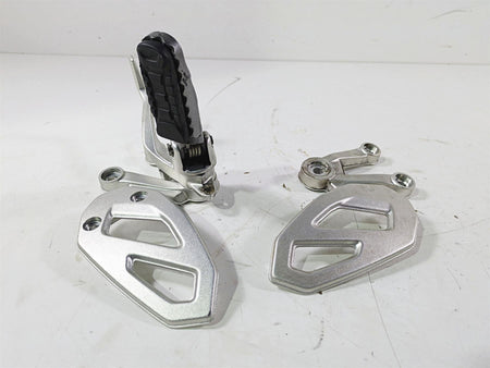 2019 BMW S1000XR K49 Right Rider Footpeg & Brake Pedal Set - Read 46718553836 {{ shop.shopifyCountryName }} - Mototech271