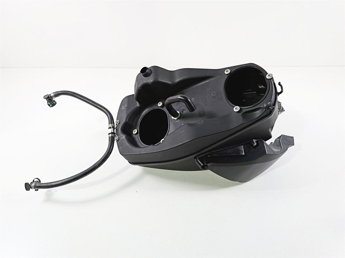 2011 Ducati Streetfighter 1098 S Air Box Breather & Injectors & Ducs 44211393B {{ shop.shopifyCountryName }} - Mototech271