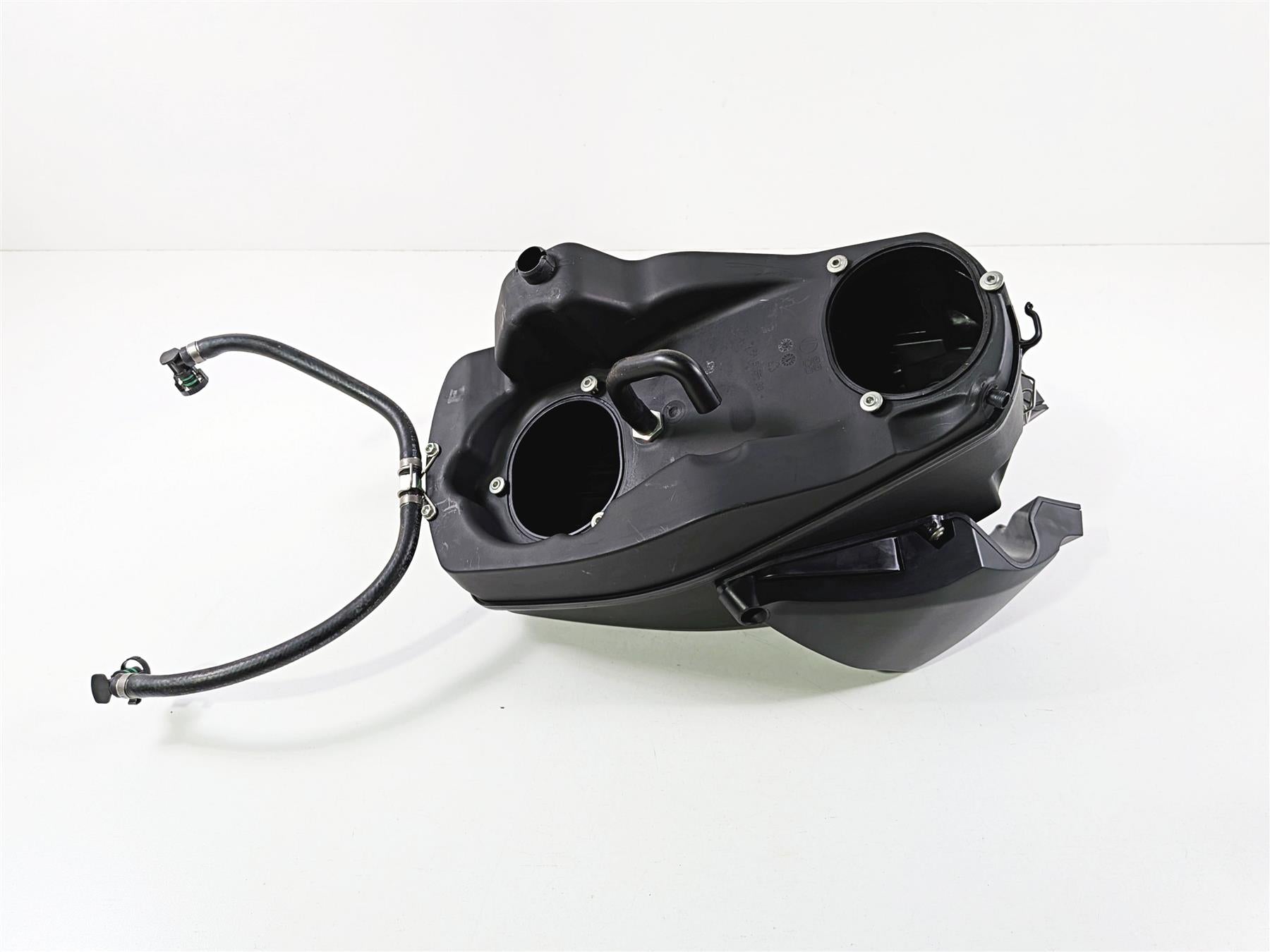 2011 Ducati Streetfighter 1098 S Air Box Breather & Injectors & Ducs 44211393B {{ shop.shopifyCountryName }} - Mototech271
