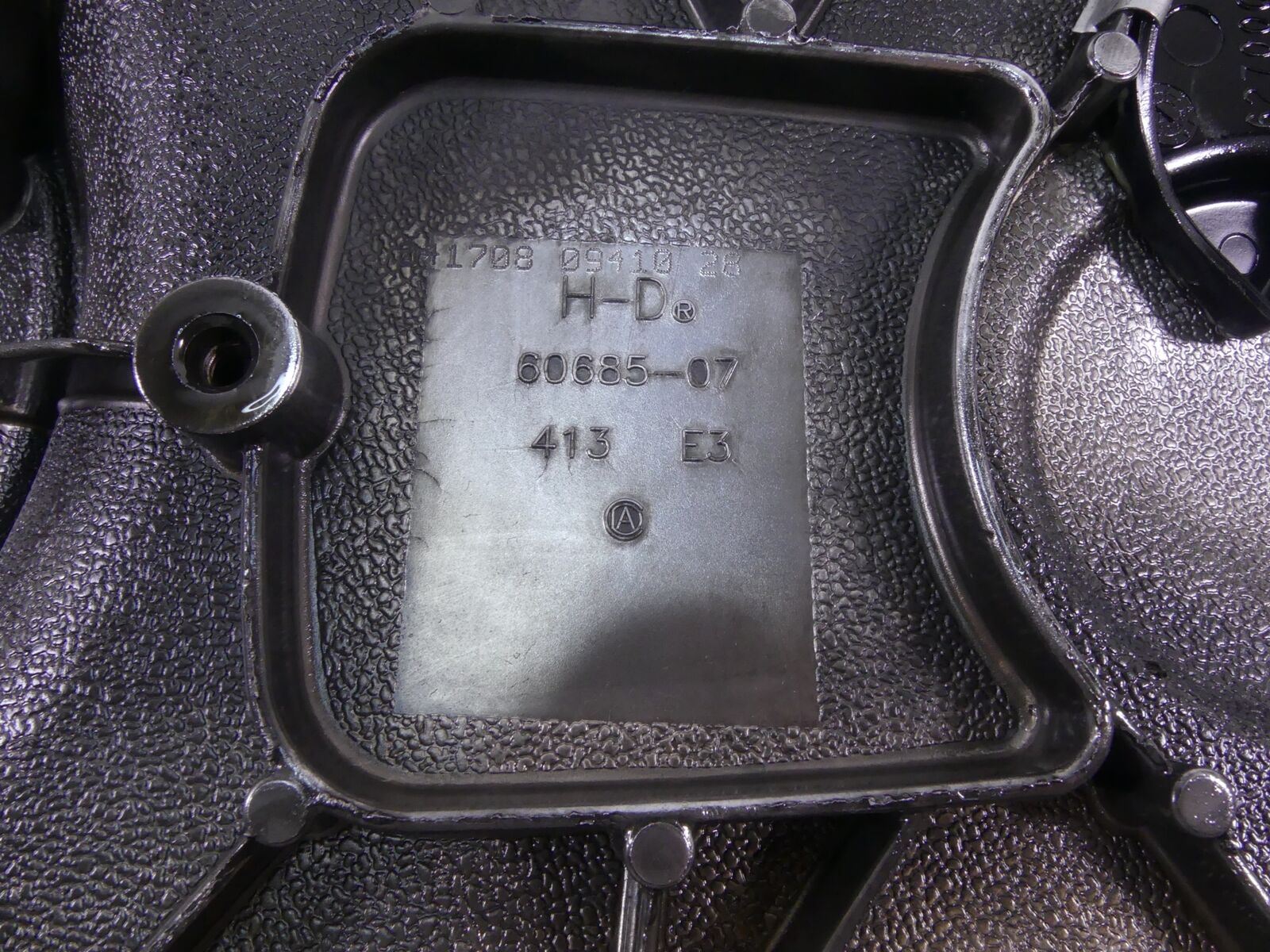 2009 Harley Touring FLHTCU Electra Glide Outer Primary Drive Cover 60685-07 {{ shop.shopifyCountryName }} - Mototech271