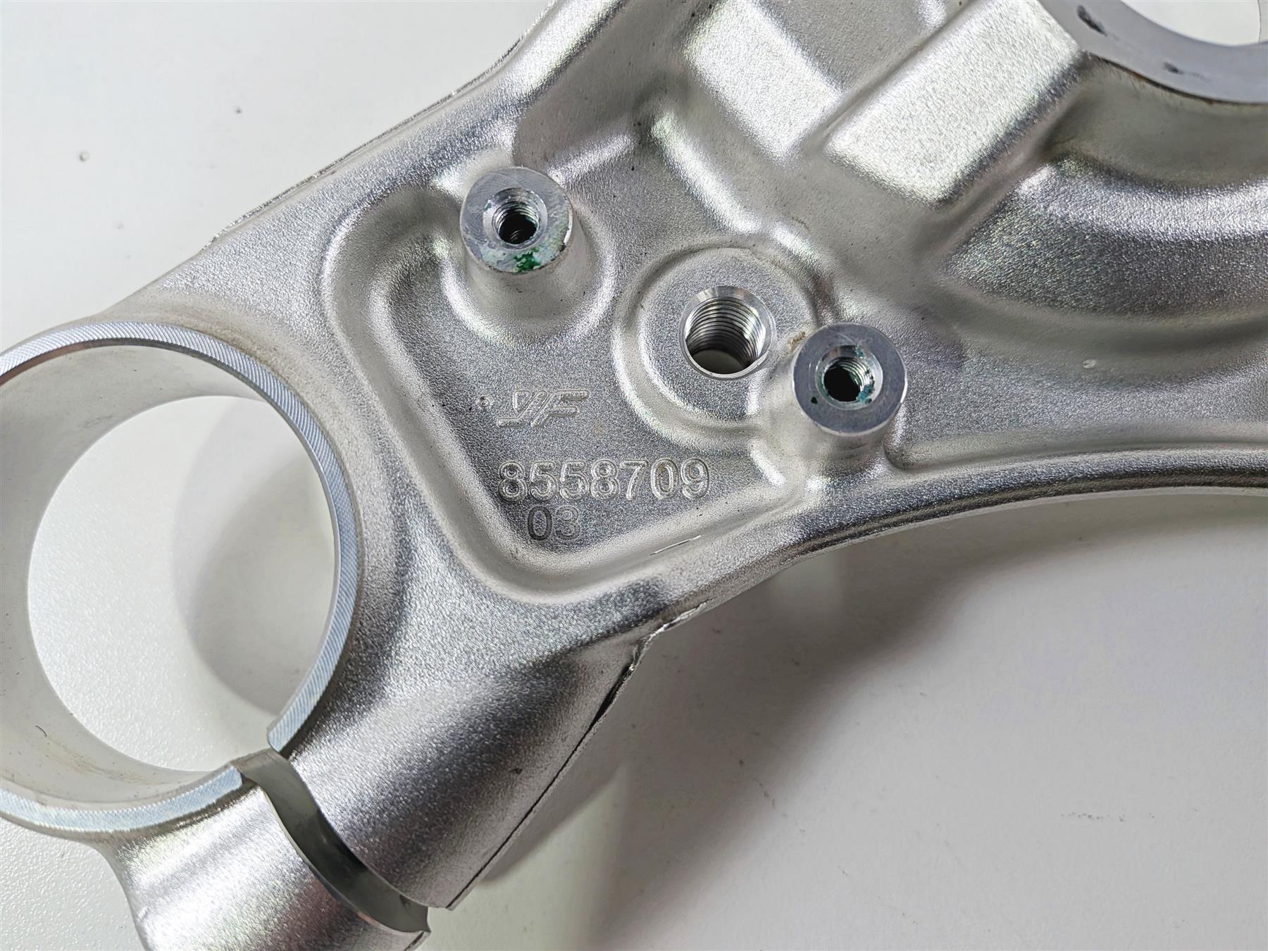 2023 BMW R nineT Scrambler K23 Upper Triple Tree Steering Clamp 31428558709 {{ shop.shopifyCountryName }} - Mototech271