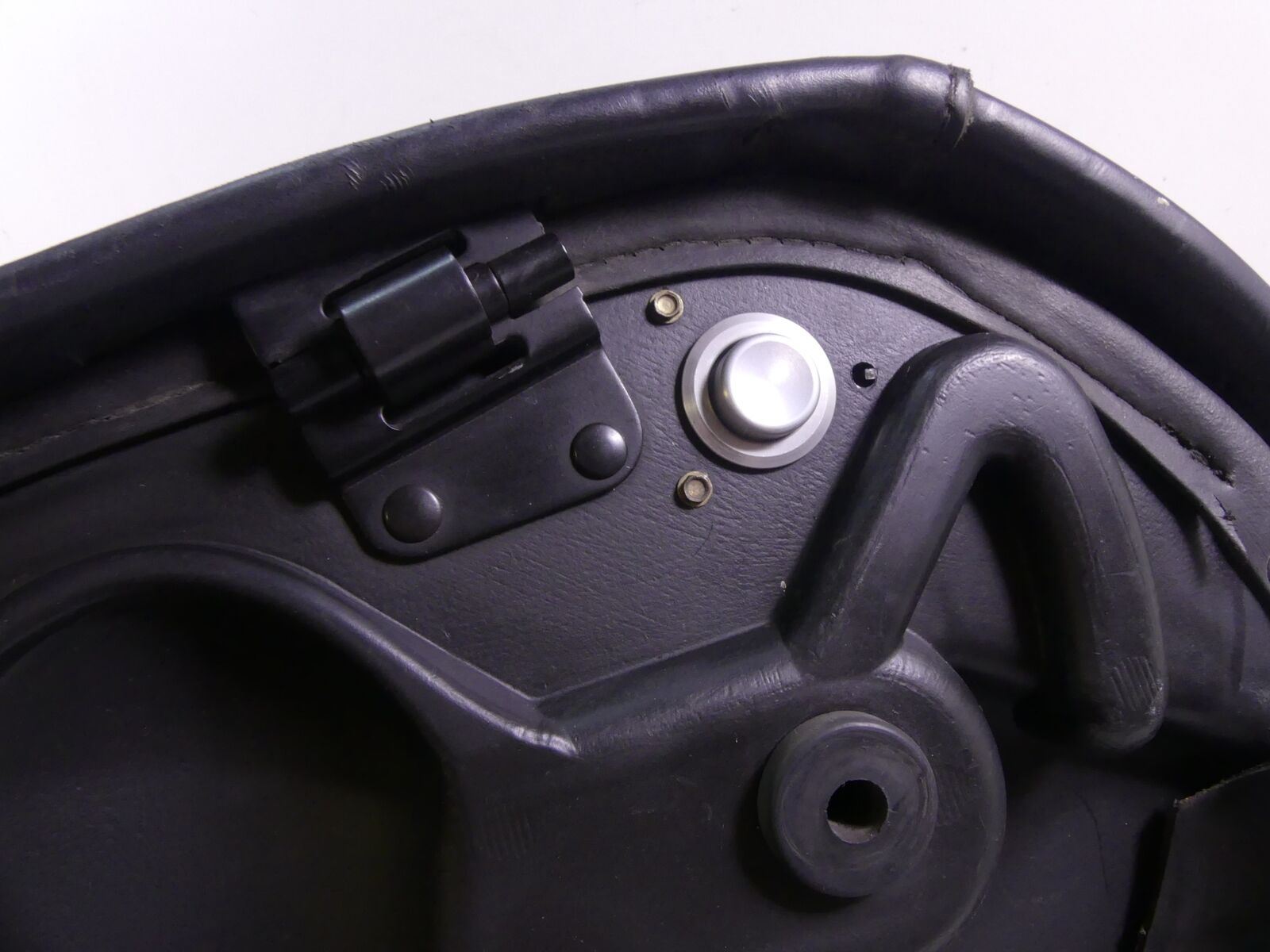 2004 Harley Touring FLHRSI Road King Left Leather Saddlebag Saddle Bag 91316-04 {{ shop.shopifyCountryName }} - Mototech271