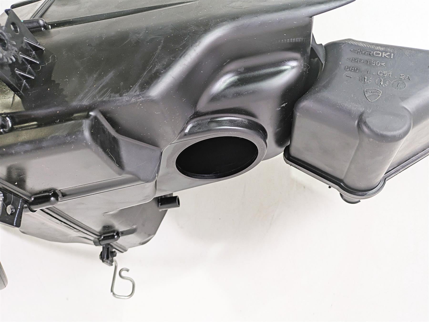 2022 Ducati Scrambler Desert Sled Air Box Cleaner Breather Filter 44219201A {{ shop.shopifyCountryName }} - Mototech271