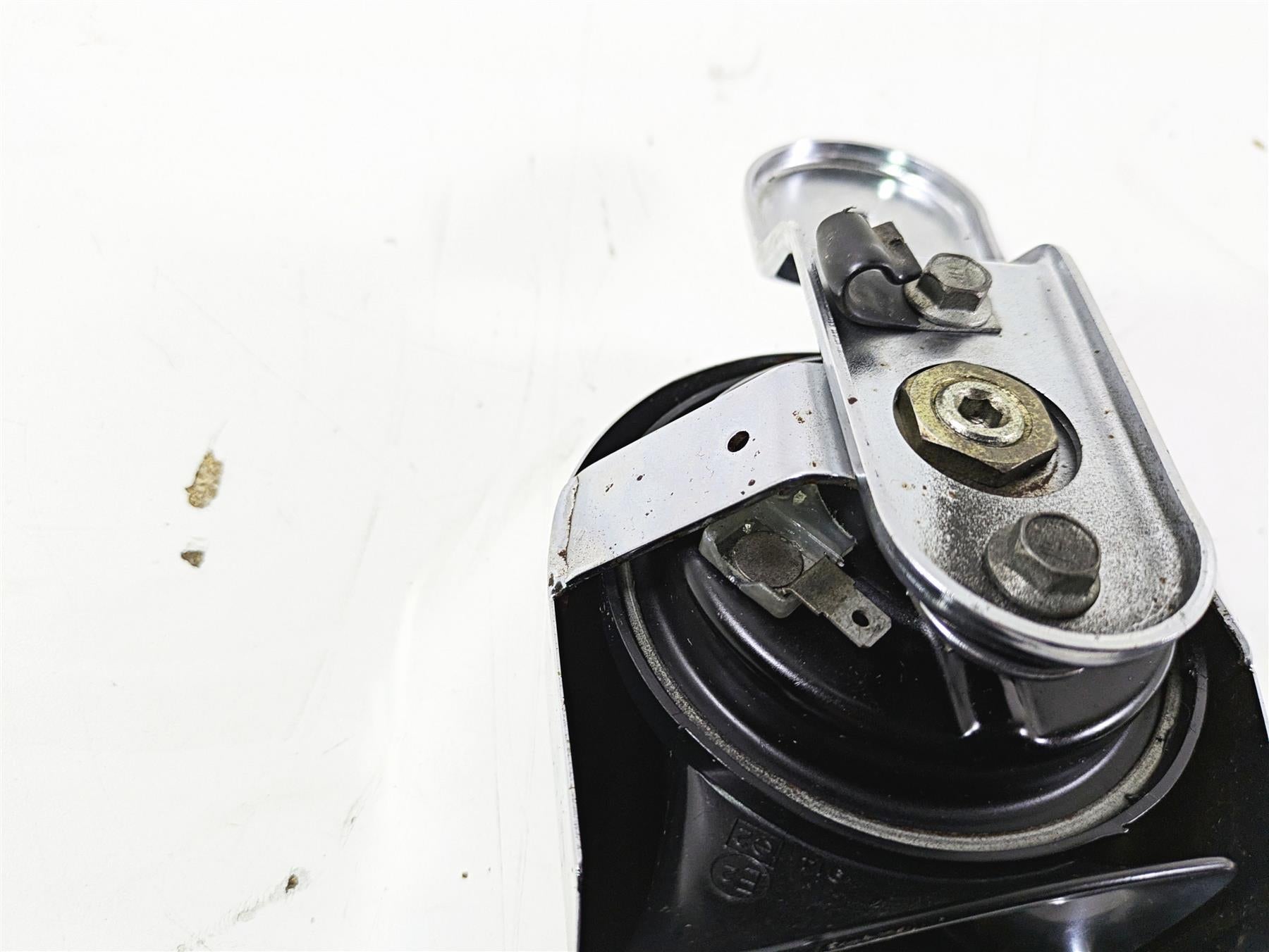 1992 Harley FLSTC Softail Heritage Horn & Chrome Cover 69012-86A 69060-90H {{ shop.shopifyCountryName }} - Mototech271