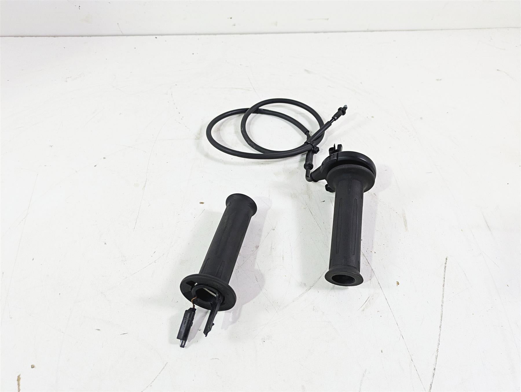 2016 BMW F800R K73 Left Right Hand Heated Grip Set 61317708227 61317708228 {{ shop.shopifyCountryName }} - Mototech271