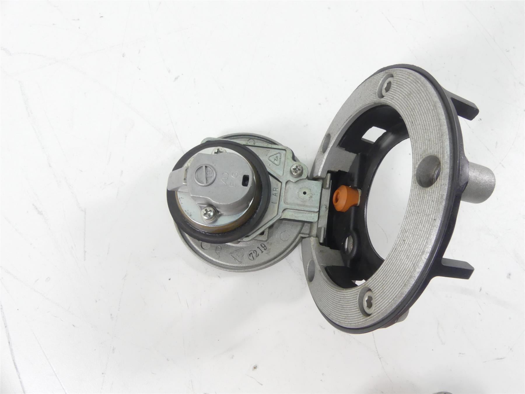 2007 Yamaha FZ1 Fazer Ignition Switch Key Tank Seat Lock Set 3C3-82501-10-00 {{ shop.shopifyCountryName }} - Mototech271