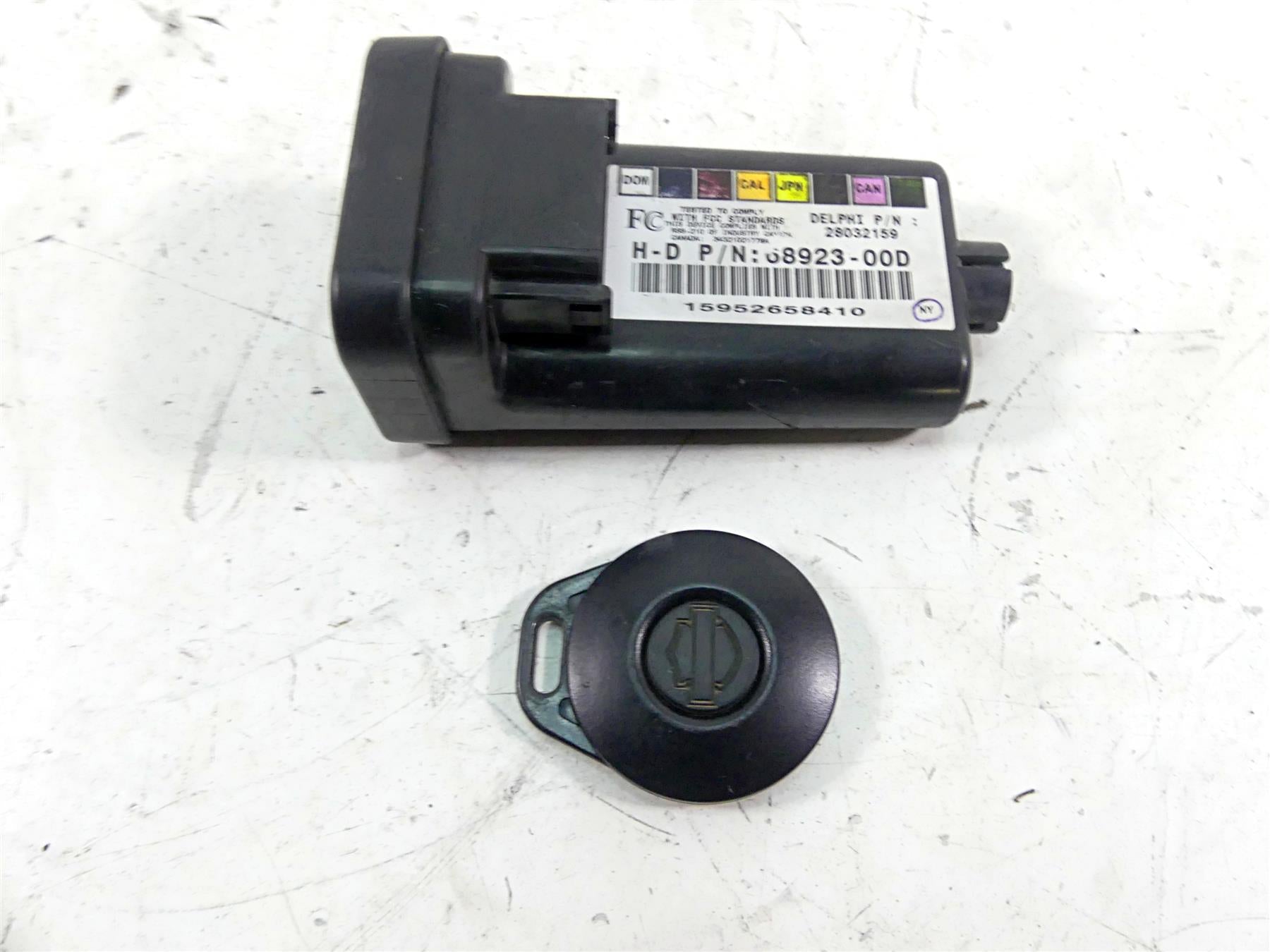 2006 Harley Softail FXSTSI Springer Tssm Module & Key Fob Set 68923-00D {{ shop.shopifyCountryName }} - Mototech271