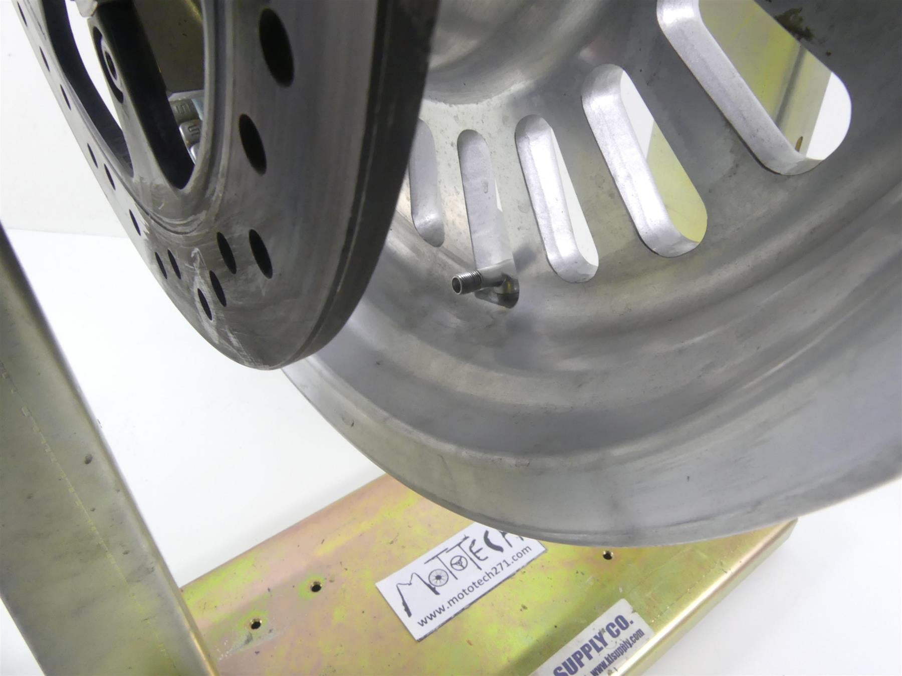 2013 Triumph Rocket 3 Touring Rear Straight 16x5 Wheel Rim T2012151 {{ shop.shopifyCountryName }} - Mototech271