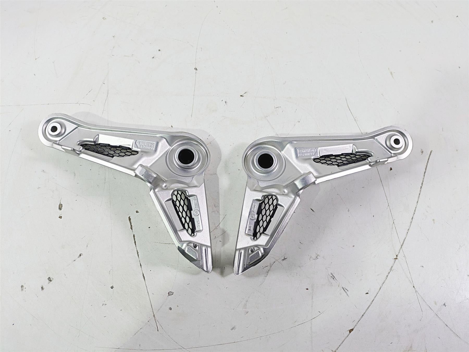 2015 BMW R nineT K21 Left Right Rider Seat Support Set 46638531189 46638531190 {{ shop.shopifyCountryName }} - Mototech271