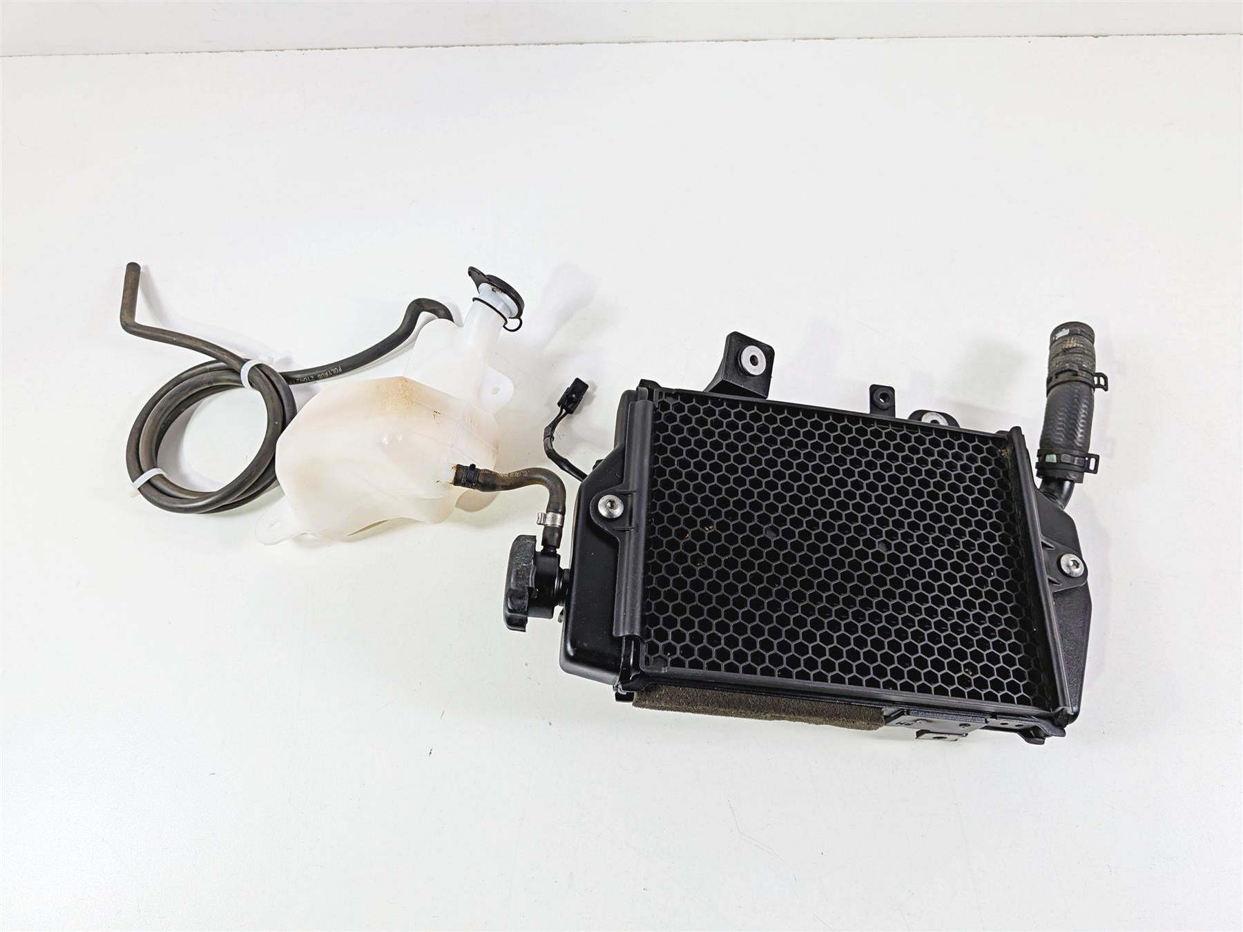 2022 Triumph Tiger 900 GT Pro Right Radiator Fan Reservoir Hoses T2104600 {{ shop.shopifyCountryName }} - Mototech271