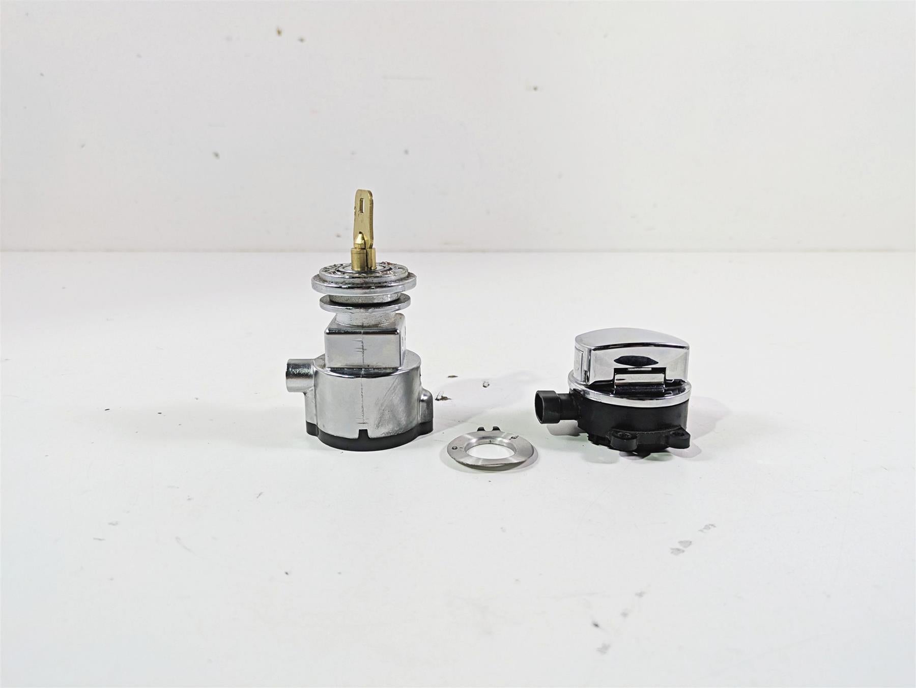 2016 Harley FXDF Dyna Fat Bob Ignition Switch Steering Lock Key Set 71430-12 {{ shop.shopifyCountryName }} - Mototech271