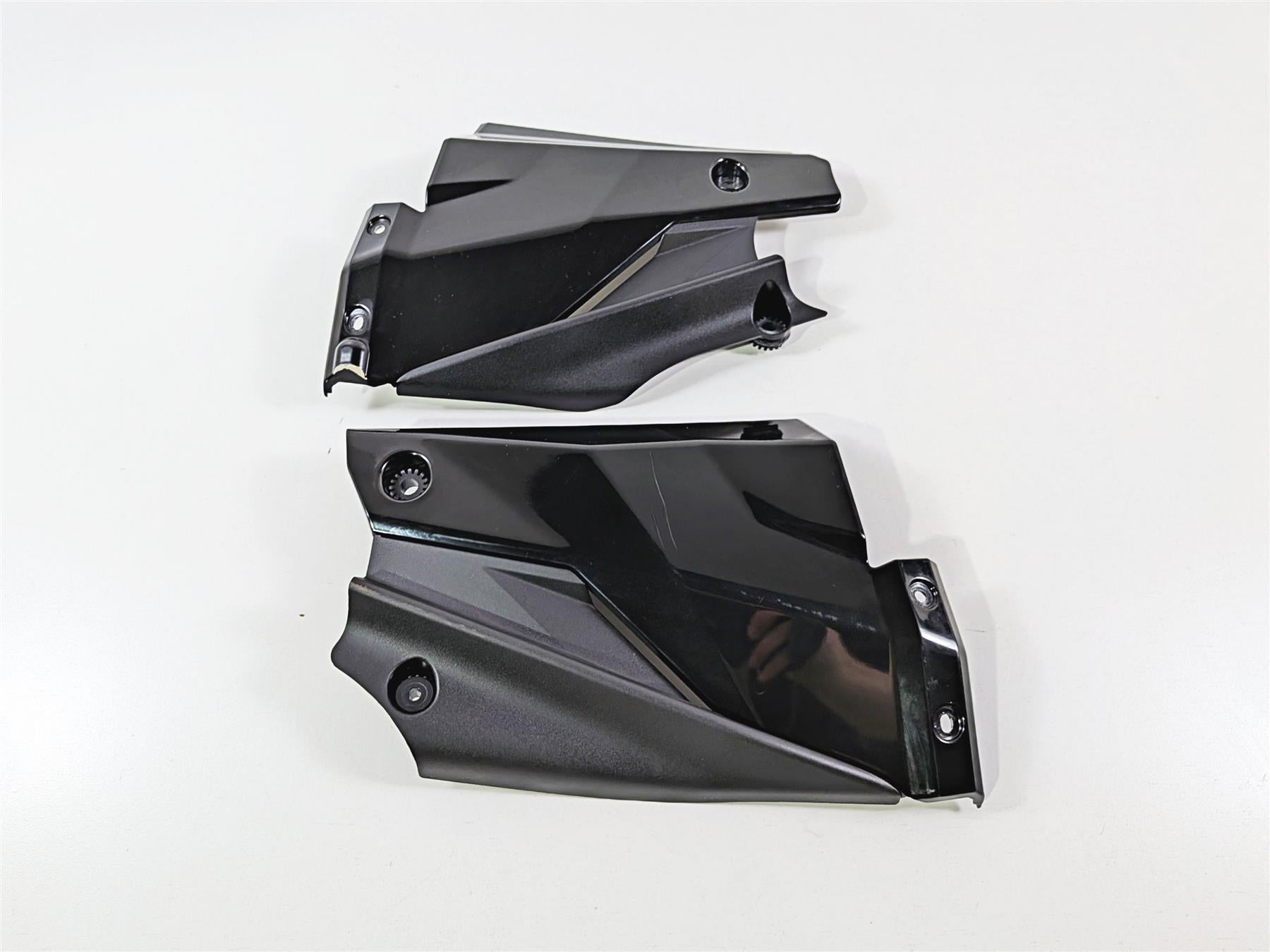 2011 Ducati Streetfighter 1098 S Radiator Cover Fairing Set 48022801A 48022811A {{ shop.shopifyCountryName }} - Mototech271