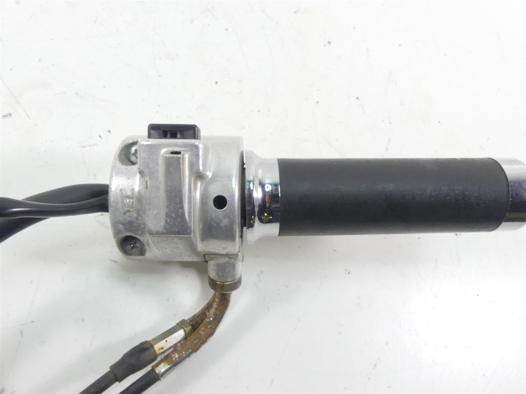 2003 Honda VTX1800 C Right Control Switch + Grips & Throttle Cable 35013-MCH-020 {{ shop.shopifyCountryName }} - Mototech271