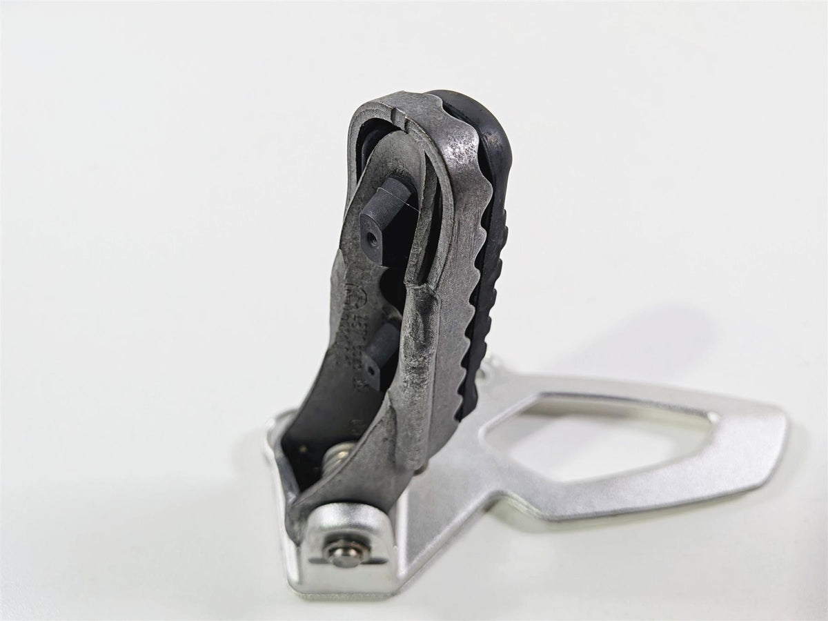 2023 BMW R nineT Scrambler K23 Left Footpeg Foot Peg Rest 46718558717 {{ shop.shopifyCountryName }} - Mototech271