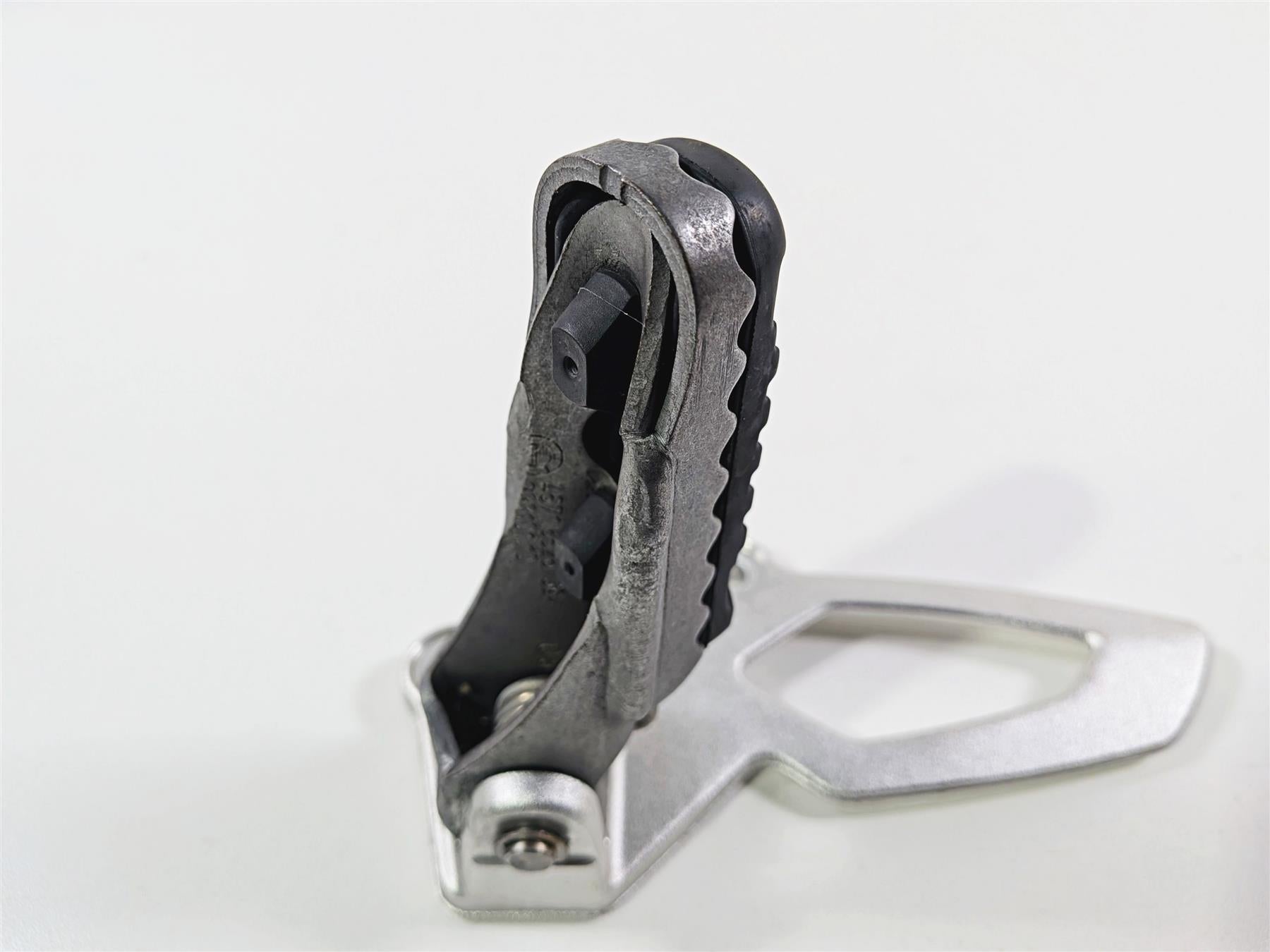 2023 BMW R nineT Scrambler K23 Left Footpeg Foot Peg Rest 46718558717 {{ shop.shopifyCountryName }} - Mototech271