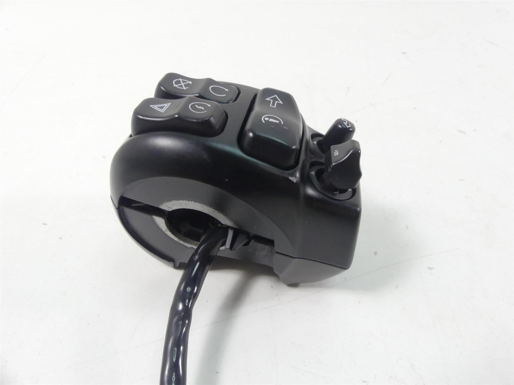 2014 Harley Touring FLHTK Electra Glide Right Hand Control Switch 71500129 {{ shop.shopifyCountryName }} - Mototech271