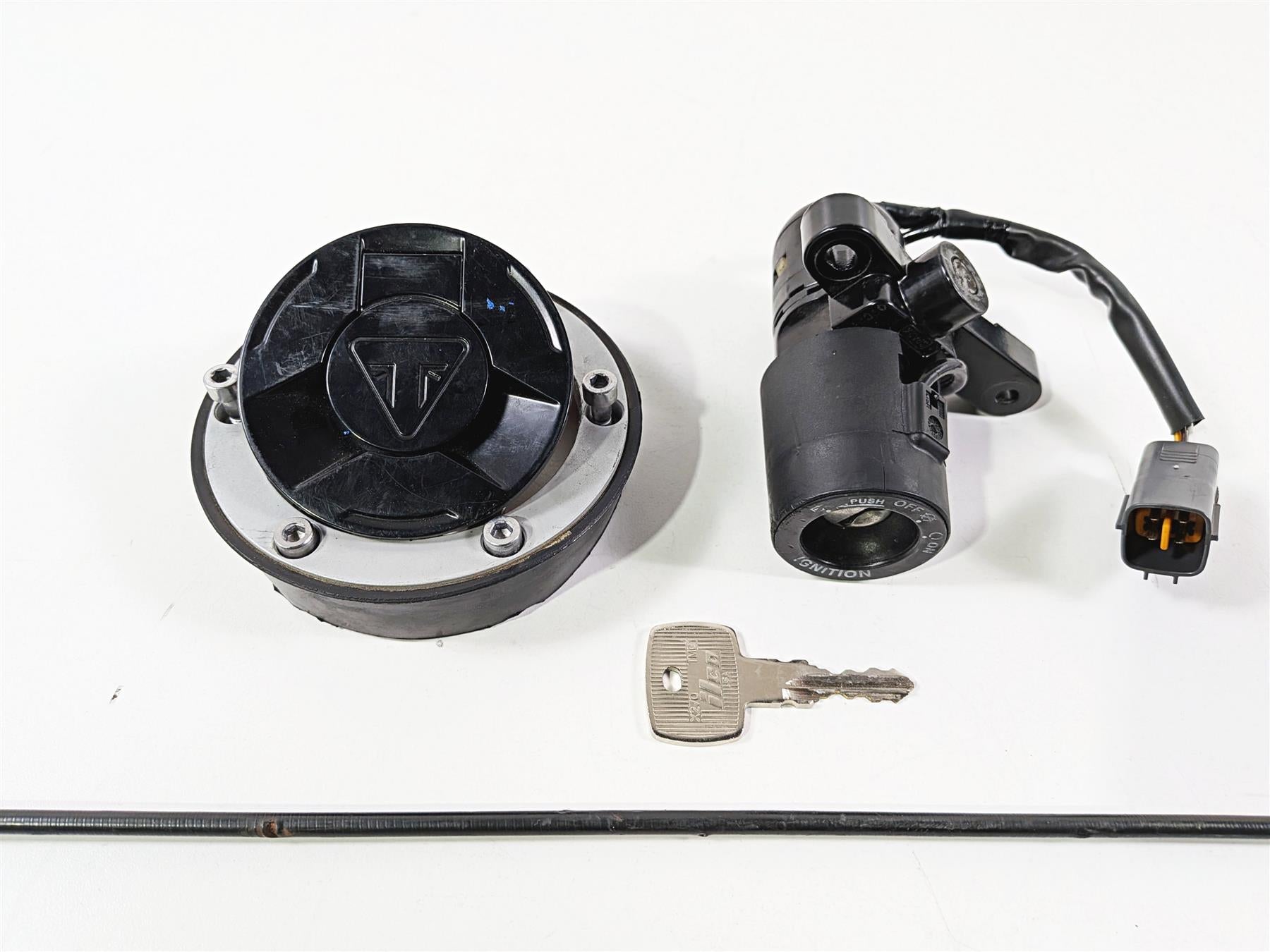 2022 Triumph Tiger 900 GT Pro Ignition SwitchKey Lock Set T2501977 {{ shop.shopifyCountryName }} - Mototech271