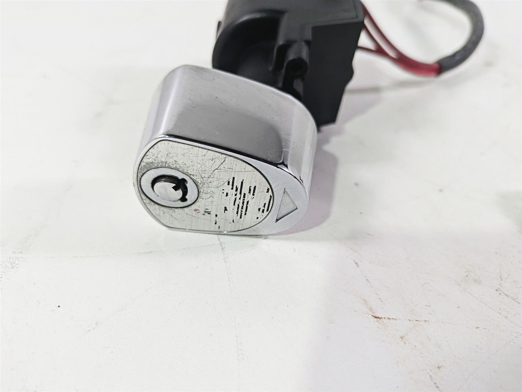 1996 Harley Touring FLHTCUI Electra Glide Ignition Switch Key Lock Set 71526-93B {{ shop.shopifyCountryName }} - Mototech271
