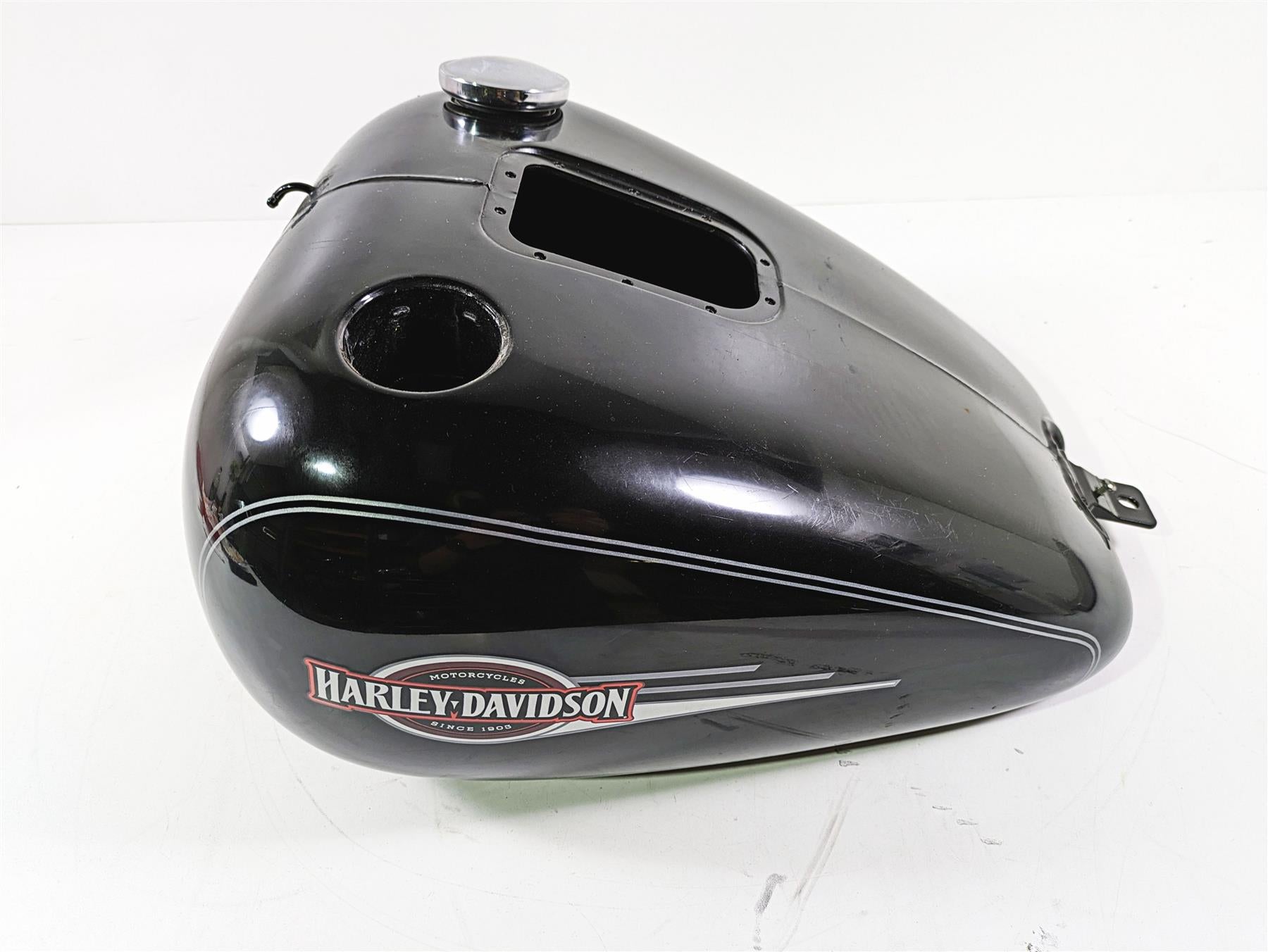 2008 Harley FLSTC Softail Heritage Fuel Gas Petrol Tank 5 Gallon - Read 61000800 {{ shop.shopifyCountryName }} - Mototech271