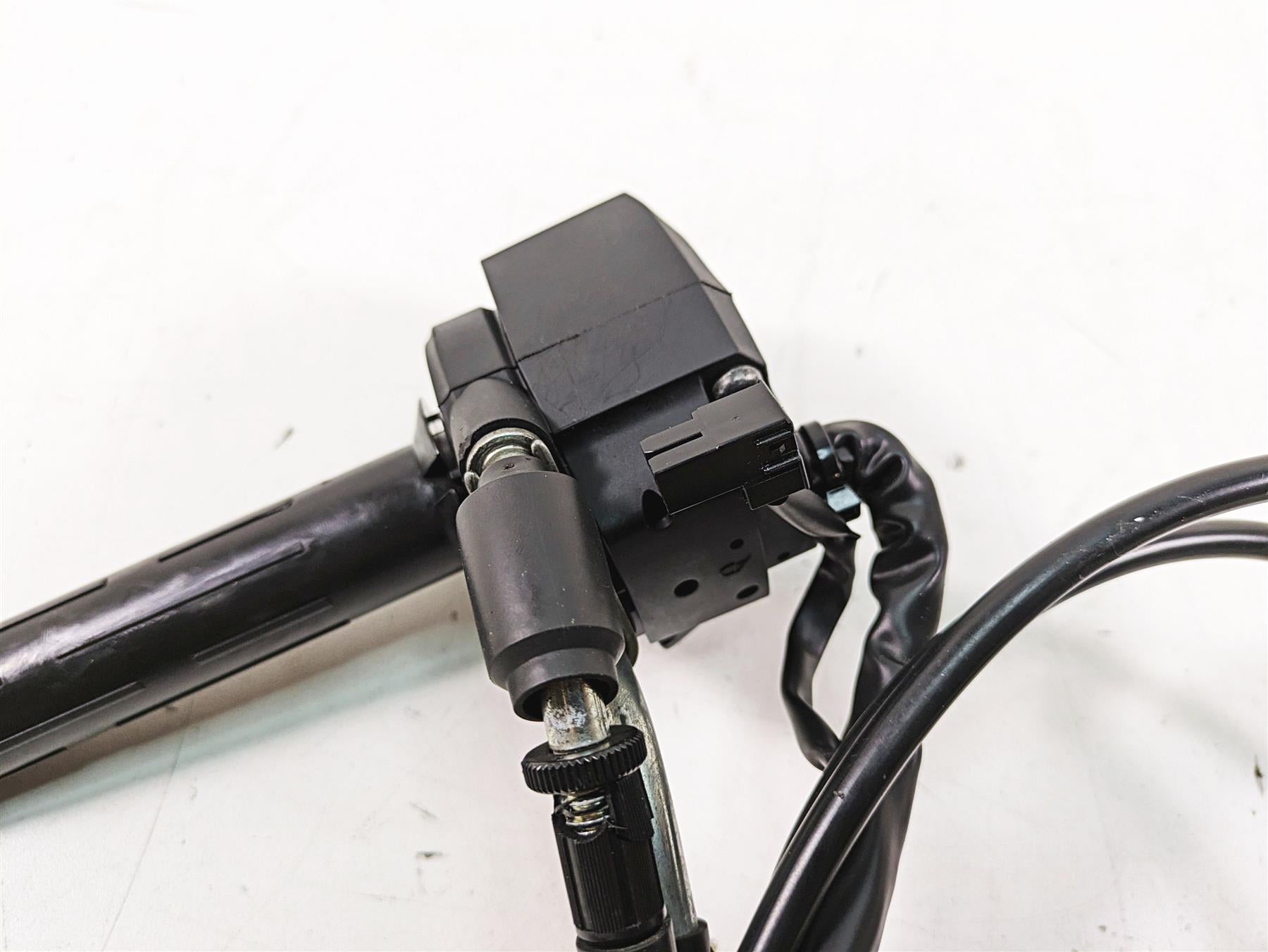 2009 Suzuki GSXR750 K9 Right Hand Throttle Control Switch - Read 37200-21H01 {{ shop.shopifyCountryName }} - Mototech271