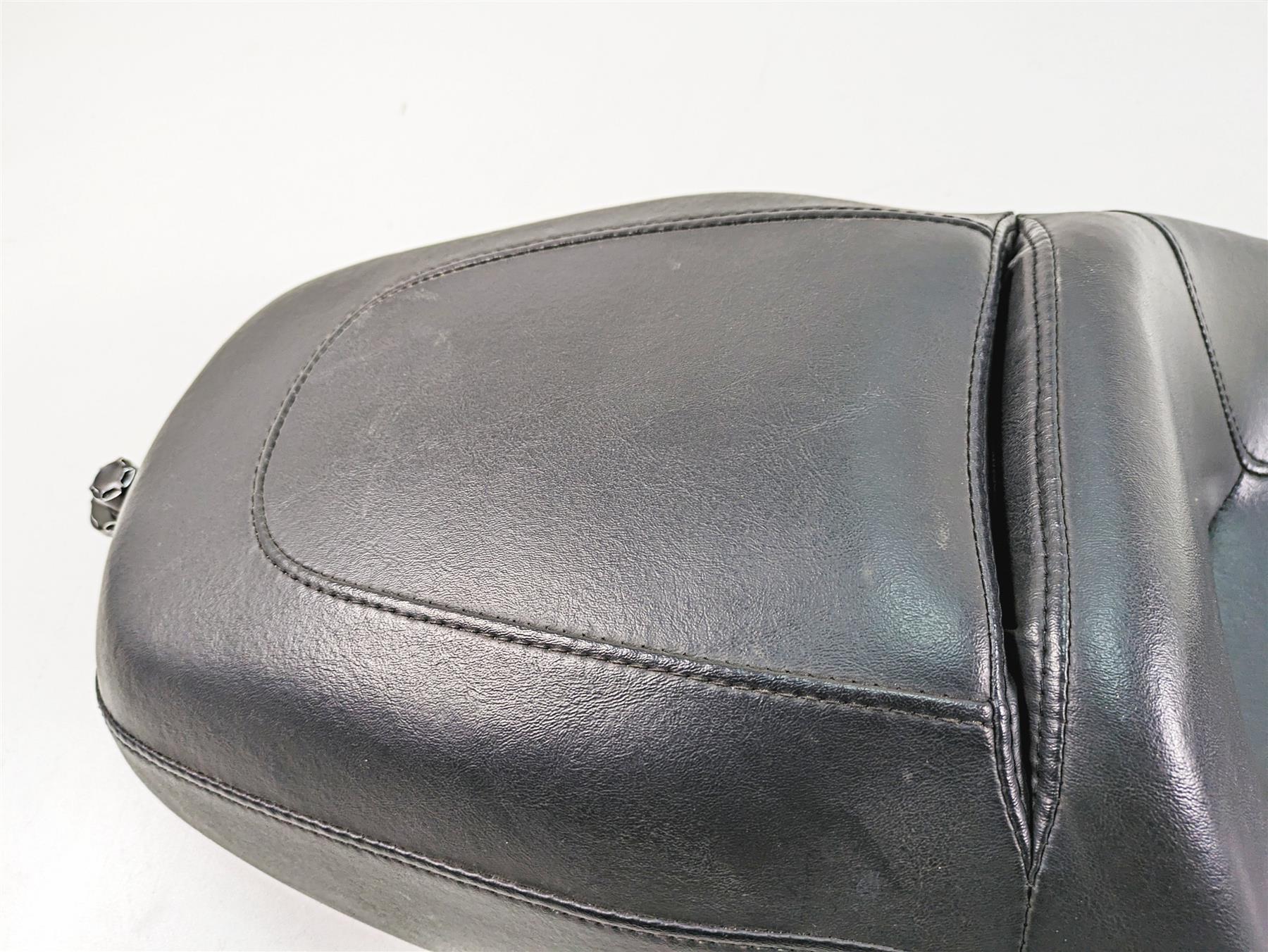 2019 Harley Touring FLHX Street Glide Seat Saddle Low 52320-11 {{ shop.shopifyCountryName }} - Mototech271