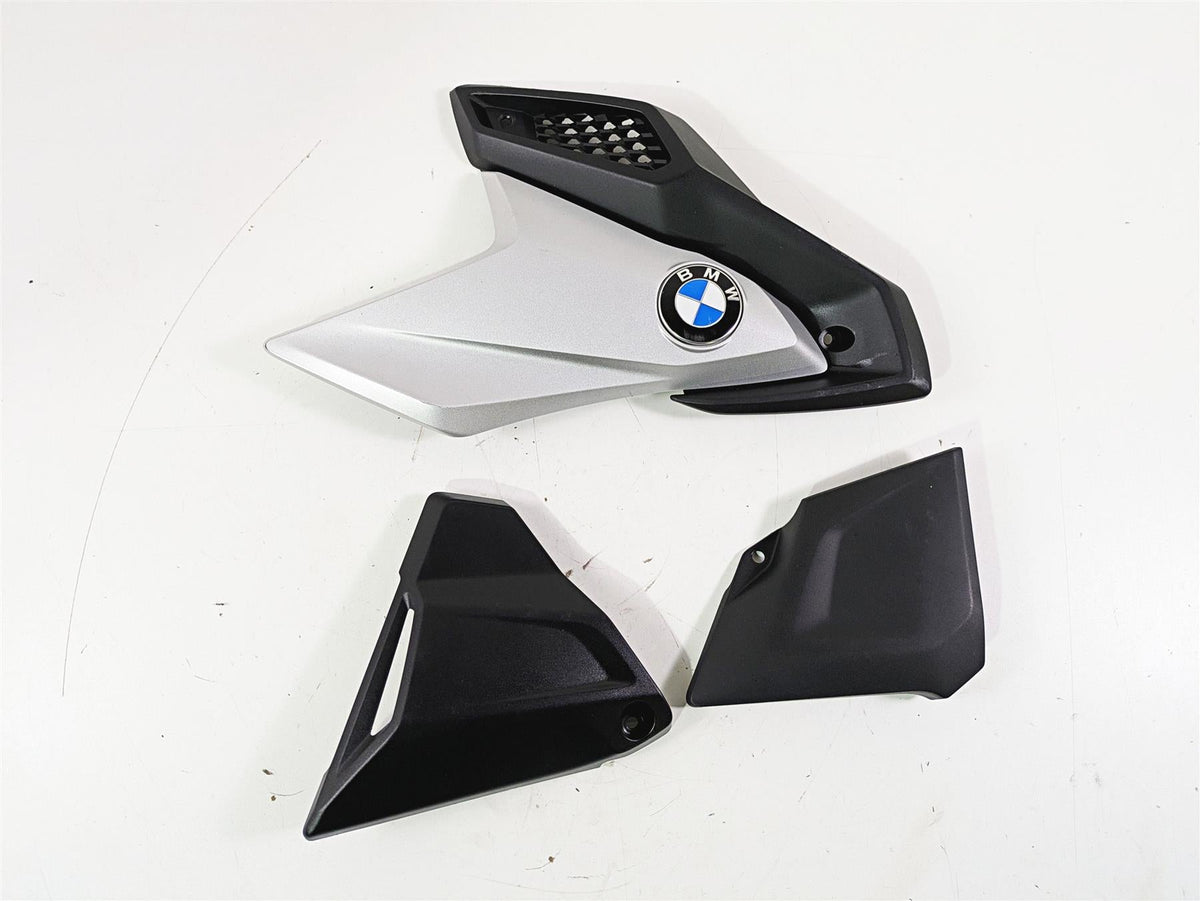 2019 BMW G310GS K02 Left Main Cover Fairing Emblem Set 46638560417 {{ shop.shopifyCountryName }} - Mototech271