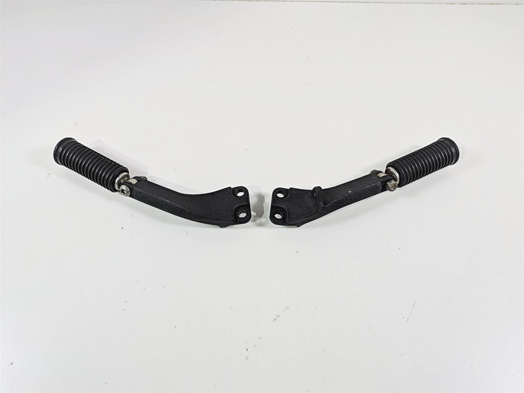 2014 Harley FXDF Dyna Fat Bob Rear Passenger Footpeg Set 49224-06A 49230-06 {{ shop.shopifyCountryName }} - Mototech271