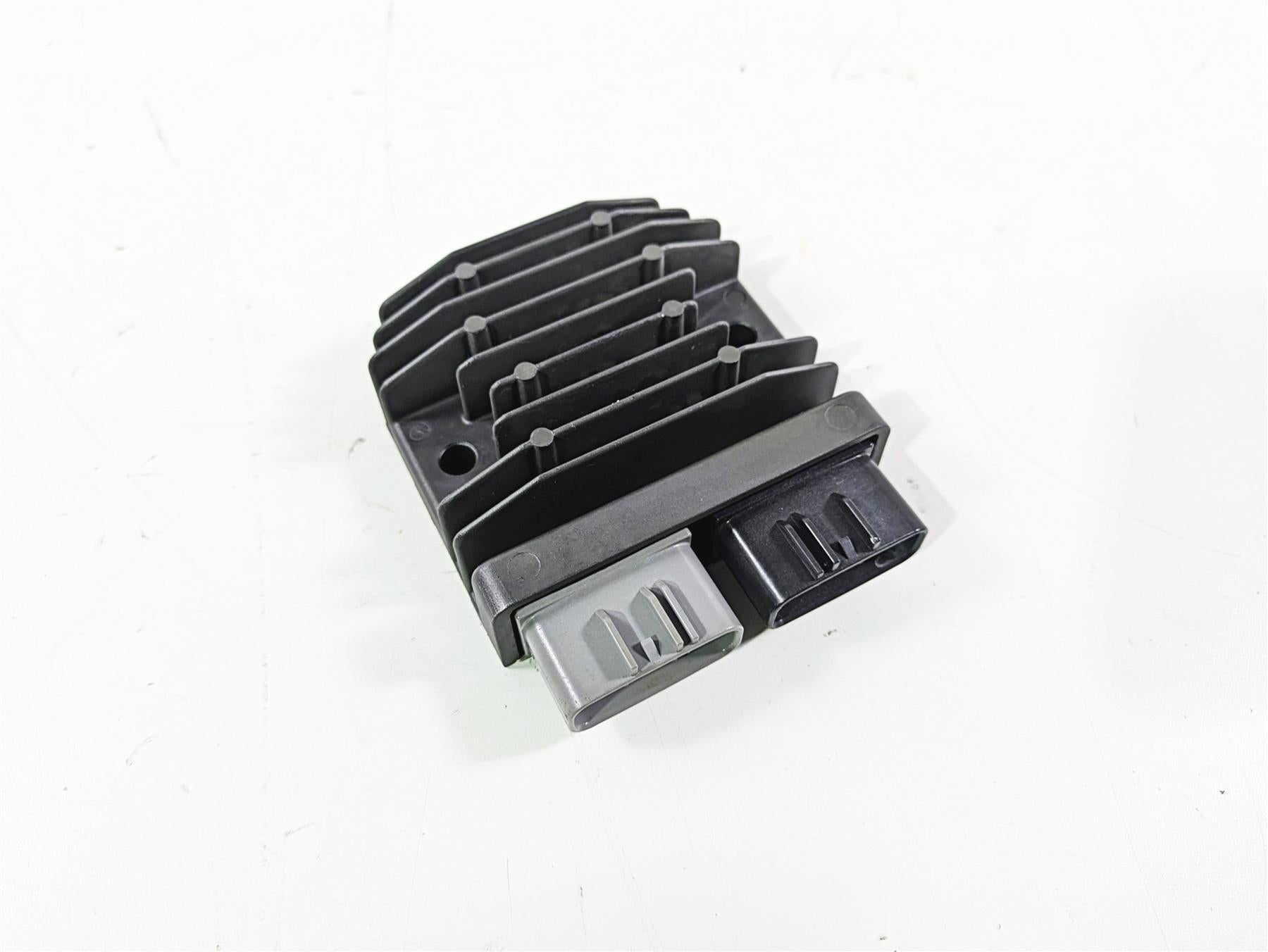 2017 Honda CBR600RR Voltage Regulator Rectifier FH020AA {{ shop.shopifyCountryName }} - Mototech271