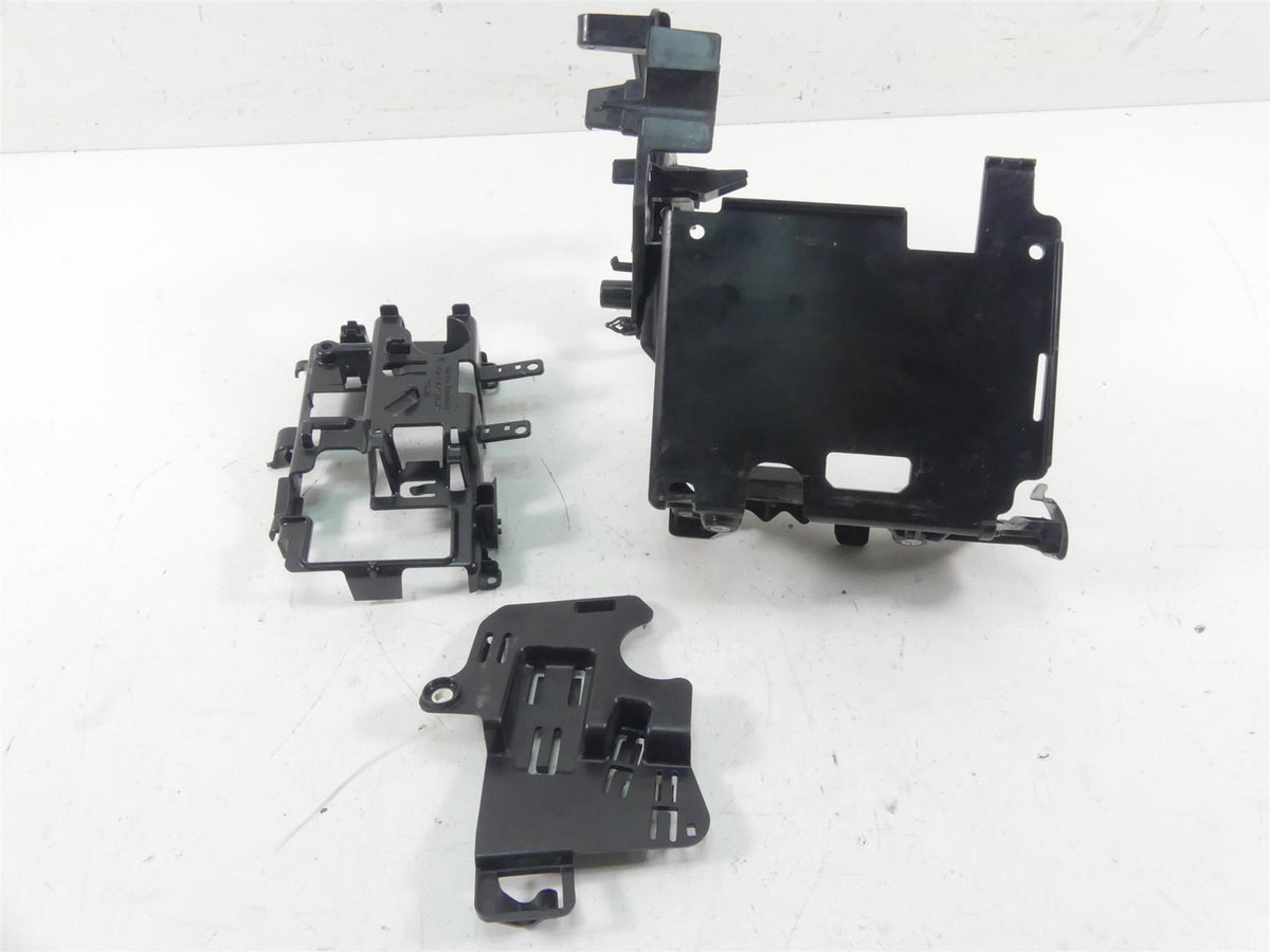 2021 Harley Softail FXBBS Street Bob Electrical Carrier Plastic Set 69201632 {{ shop.shopifyCountryName }} - Mototech271