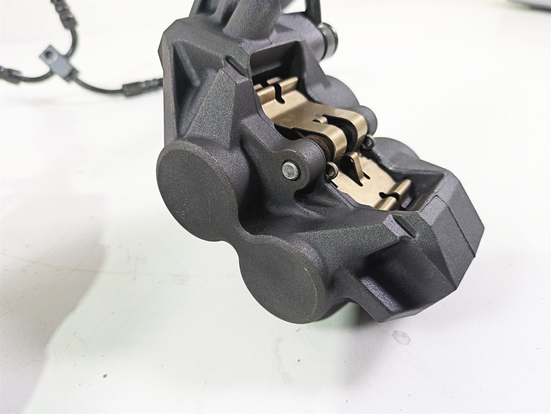 2009 Yamaha FZ1 FZS10 Fazer Front Brake Caliper + Lines Set 2D1-2580T-00 {{ shop.shopifyCountryName }} - Mototech271
