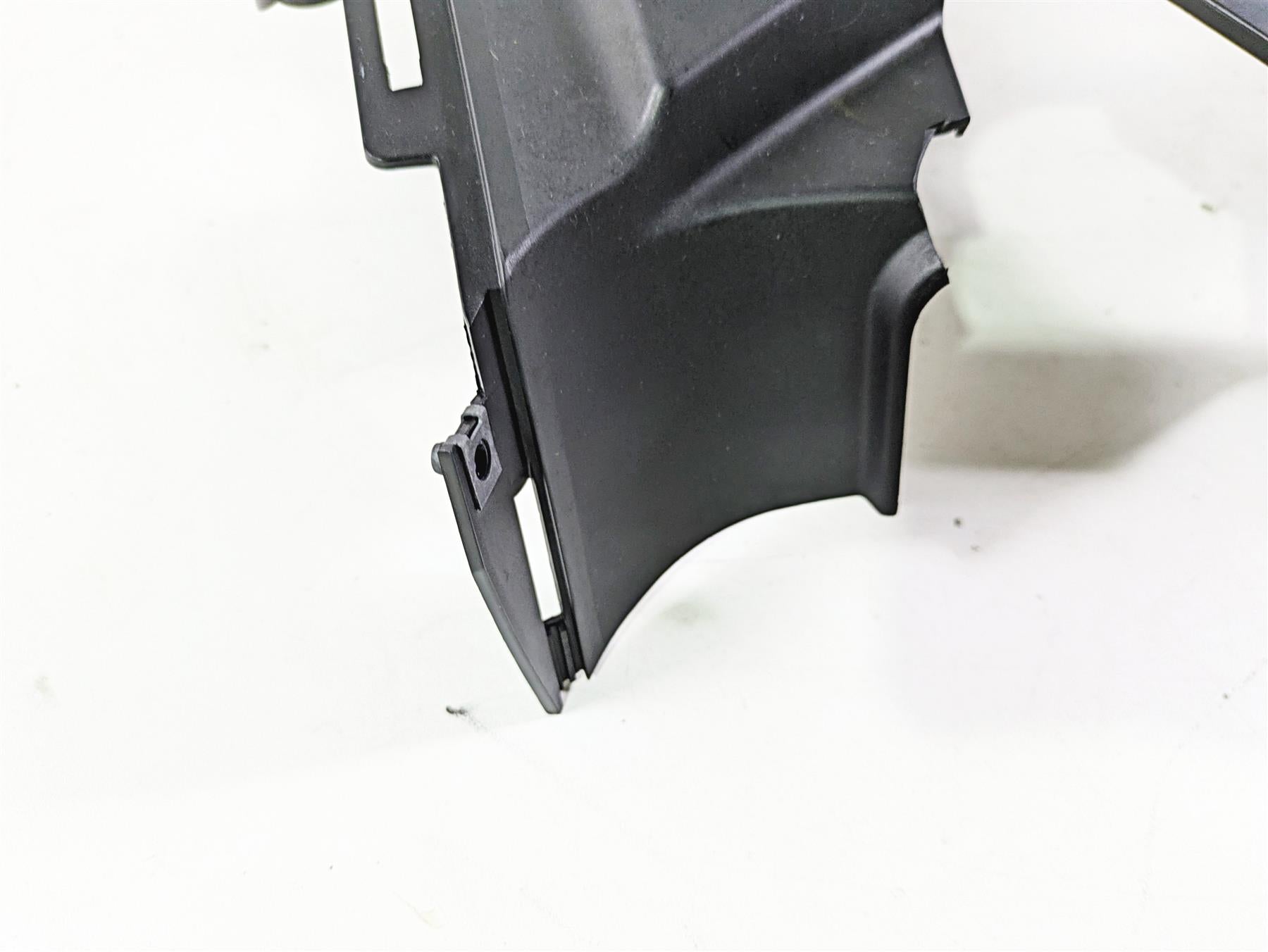2013 Ducati Hyperstrada 821 Center Tank Fairing Cover 480P5672B {{ shop.shopifyCountryName }} - Mototech271
