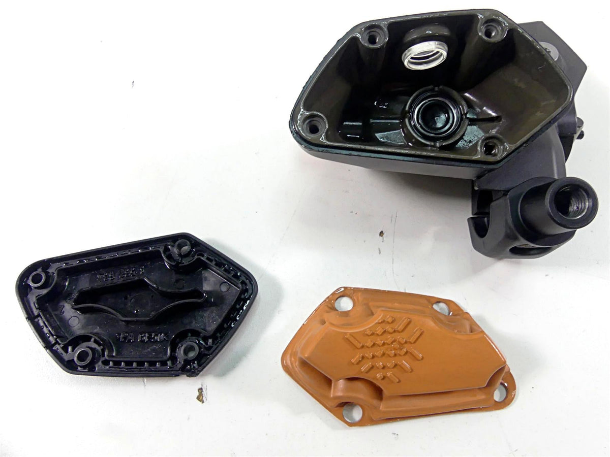 2014 BMW R1200GS K50 Front Brake Master Cylinder 32728559604 8532620 {{ shop.shopifyCountryName }} - Mototech271