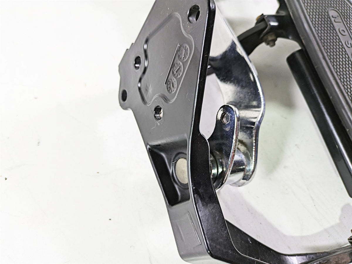 2008 Harley FLSTSB Cross Bones Right Floorboard & Brake Pedal Set 50600026 {{ shop.shopifyCountryName }} - Mototech271