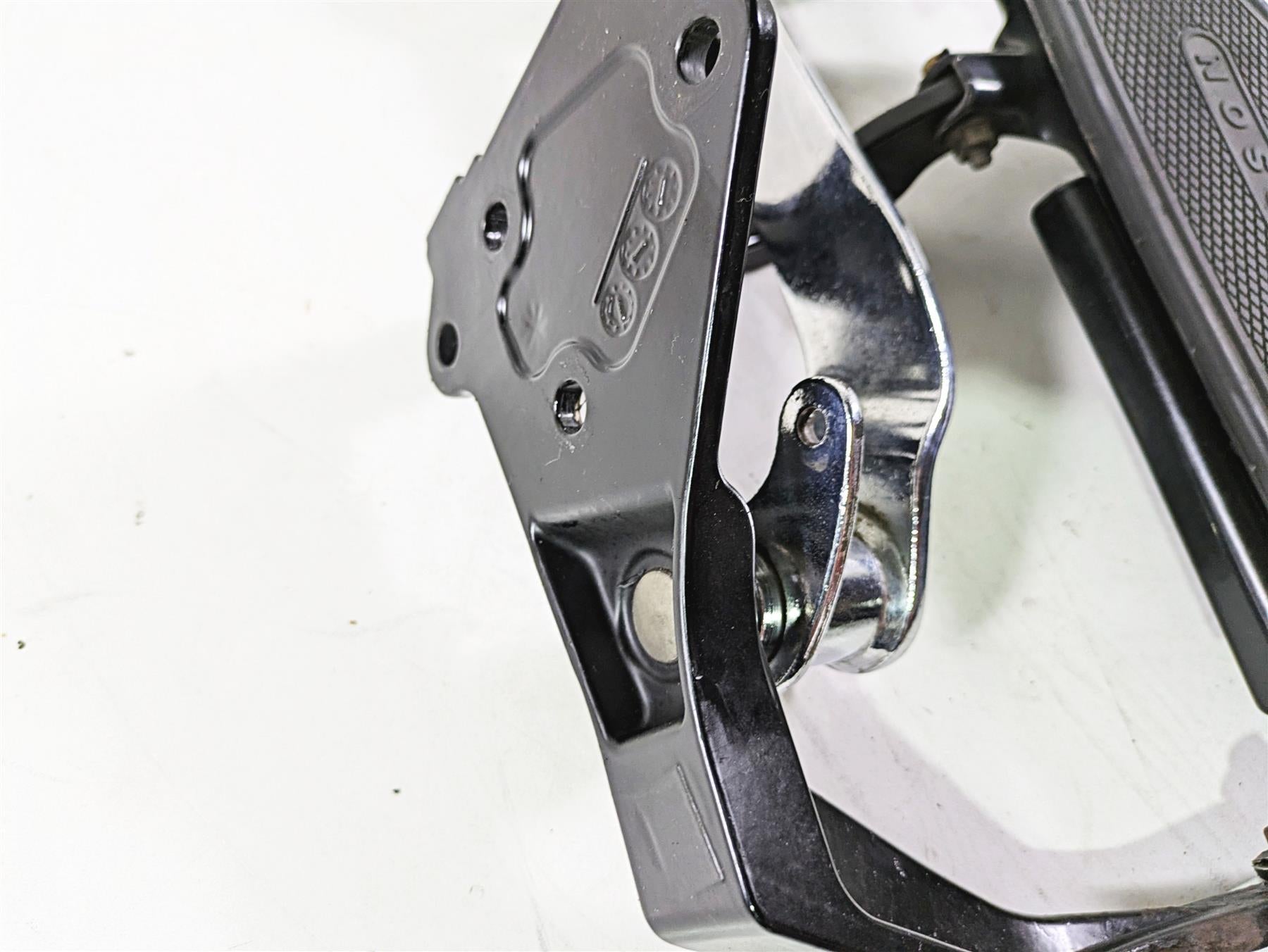 2008 Harley FLSTSB Cross Bones Right Floorboard & Brake Pedal Set 50600026 {{ shop.shopifyCountryName }} - Mototech271