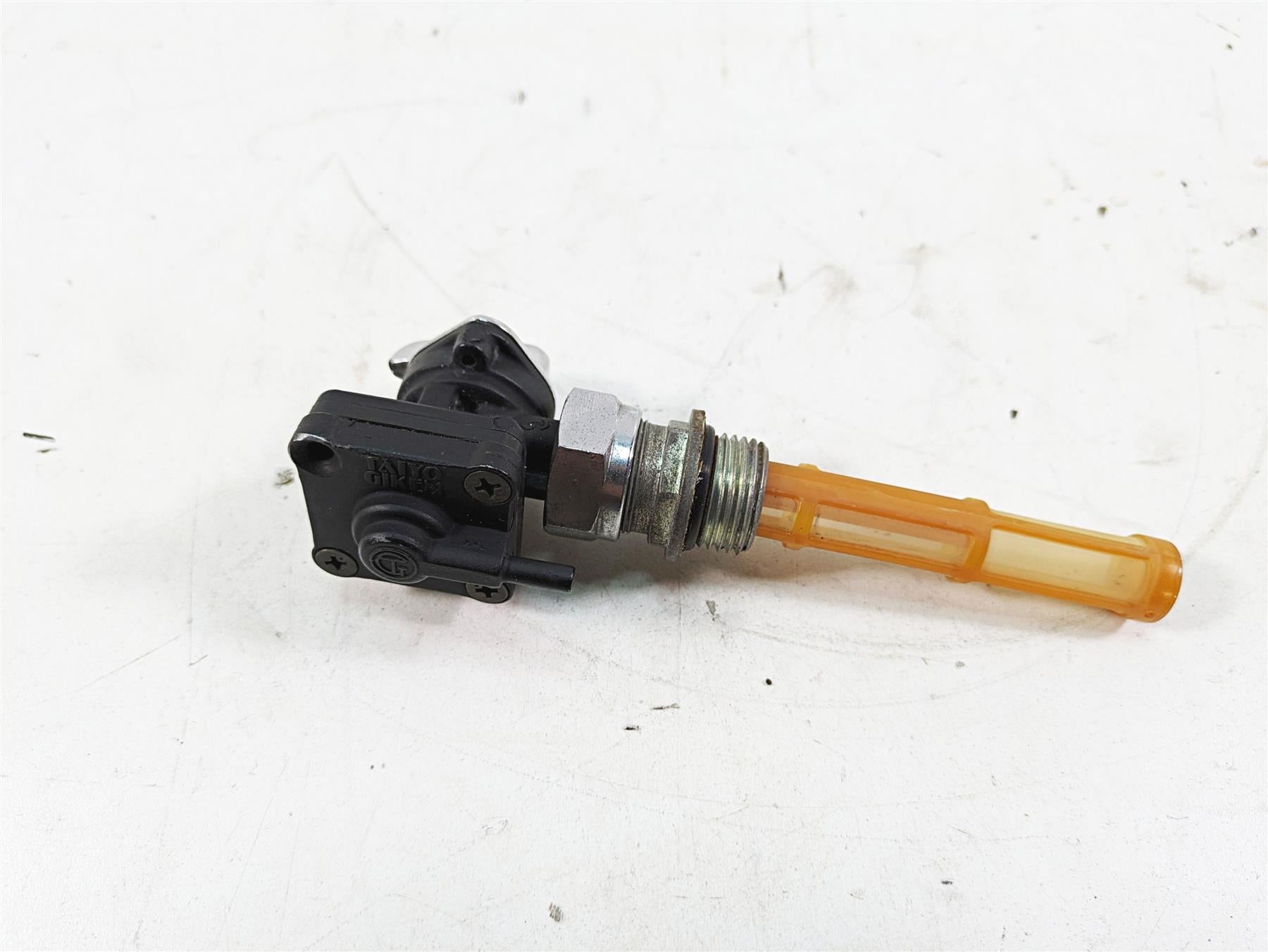 2005 Harley Dyna FXDL Low Rider Fuel Gas Valve Petcock Pet Cock 61338-02 {{ shop.shopifyCountryName }} - Mototech271
