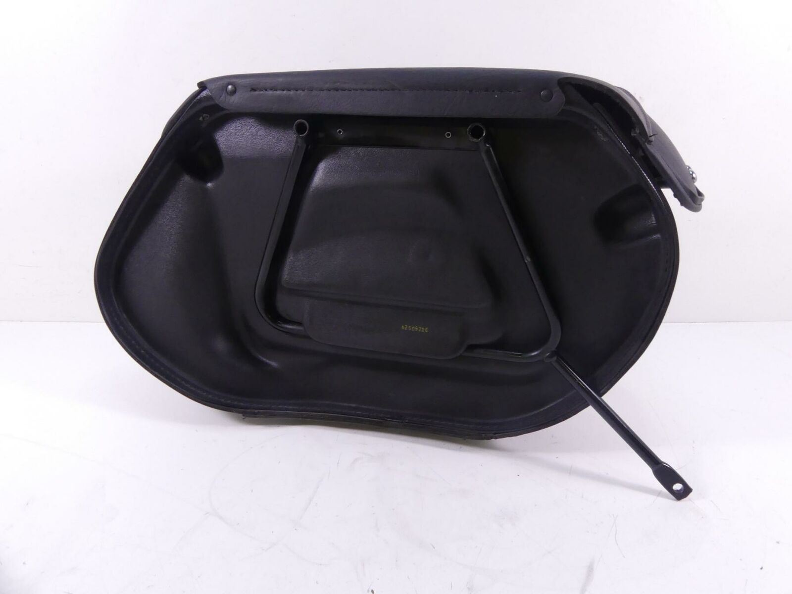 2013 Harley Softail FLSTC Heritage Classic Left Saddlebag & Mount 90476-09 {{ shop.shopifyCountryName }} - Mototech271