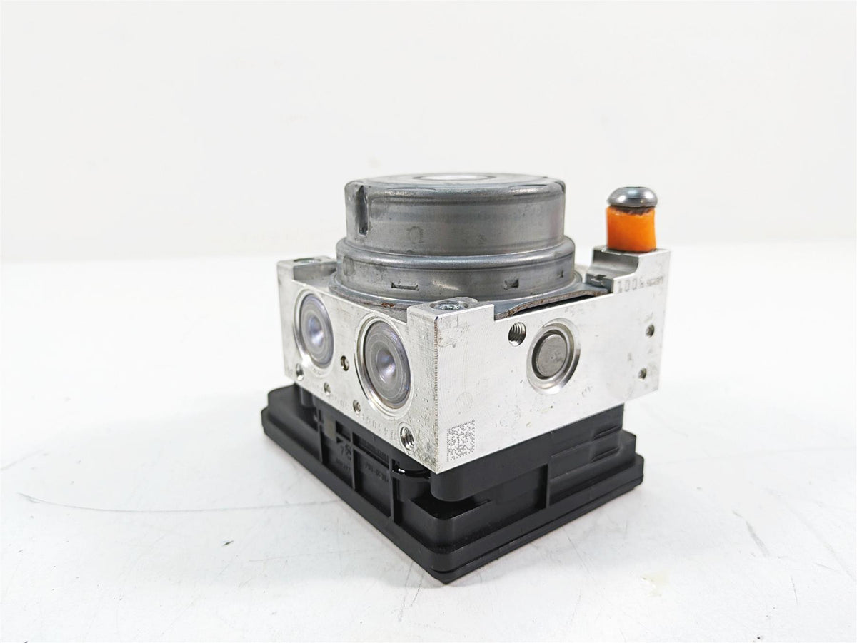 2016 BMW R1200R K53 Abs Brake Pump Unit Module 34518561705 34518566956 {{ shop.shopifyCountryName }} - Mototech271
