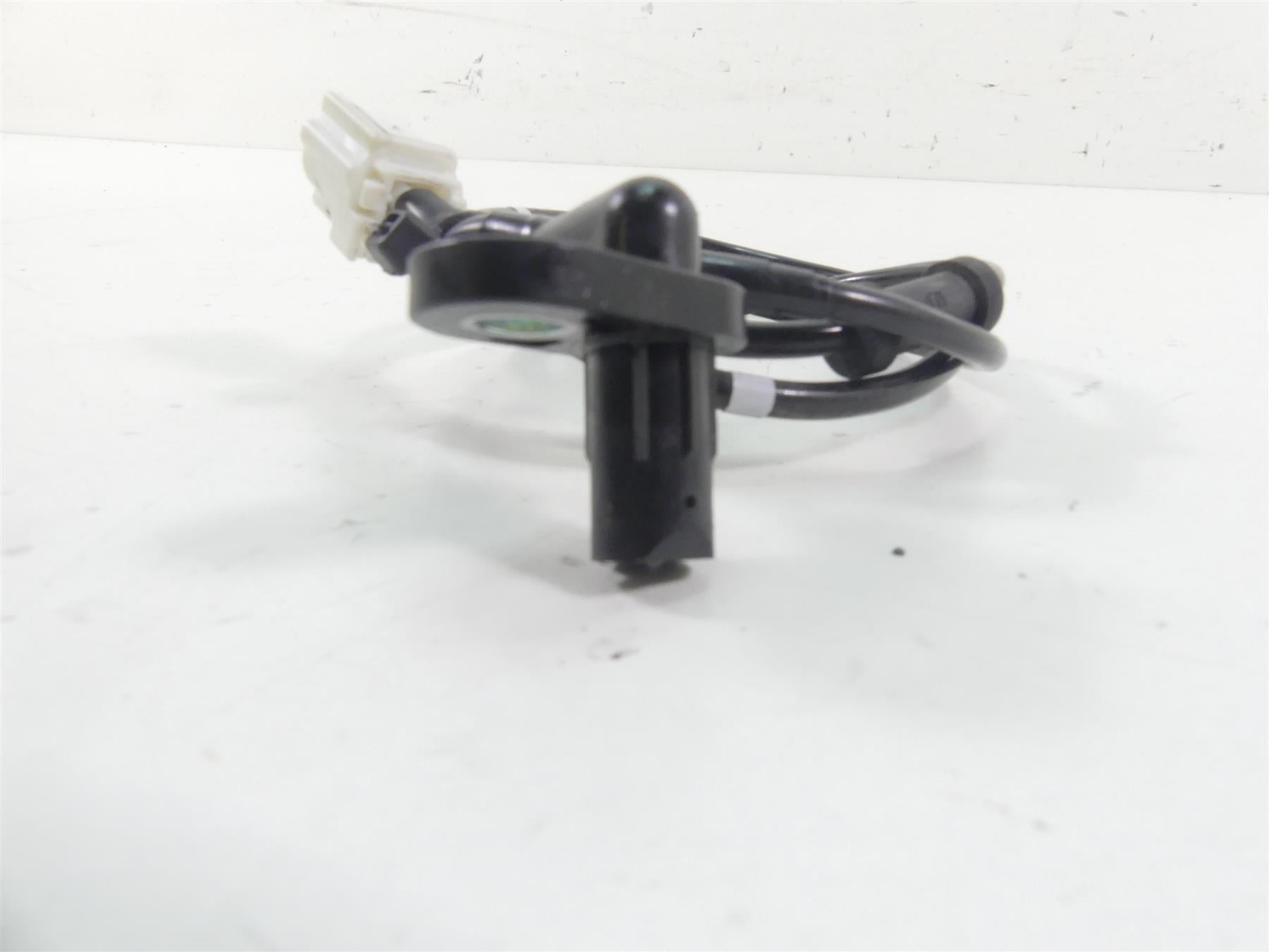 2022 Yamaha MT09 FZ09 Rear Wheel Abs Speed Sensor B7N-85980-00-00 {{ shop.shopifyCountryName }} - Mototech271