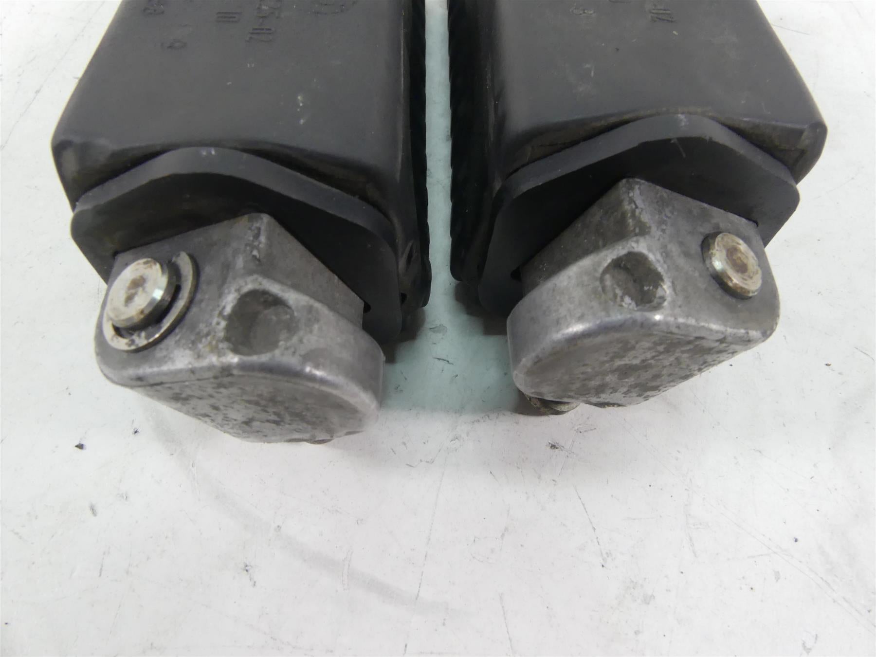 2012 BMW R1200 GS K255 Adventure Rear Passenger Foot Pegs Footpeg 46712310403 {{ shop.shopifyCountryName }} - Mototech271