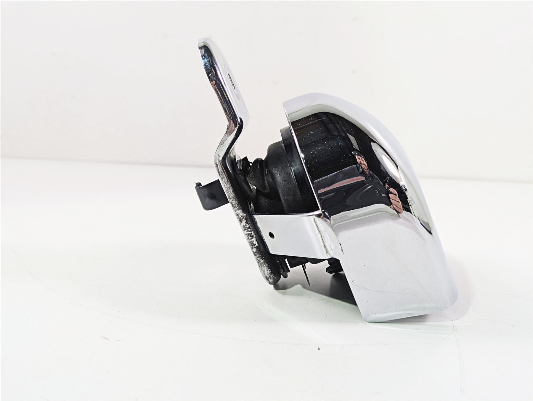 2009 Harley FXDC Dyna Super Glide Horn + Chrome Cover 61300478A {{ shop.shopifyCountryName }} - Mototech271