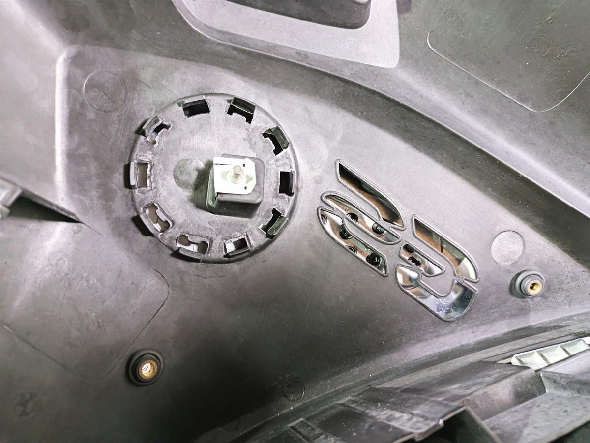 2017 BMW F800GS Adv K75 Right Main Tank Fairing Cover 46638530530 {{ shop.shopifyCountryName }} - Mototech271