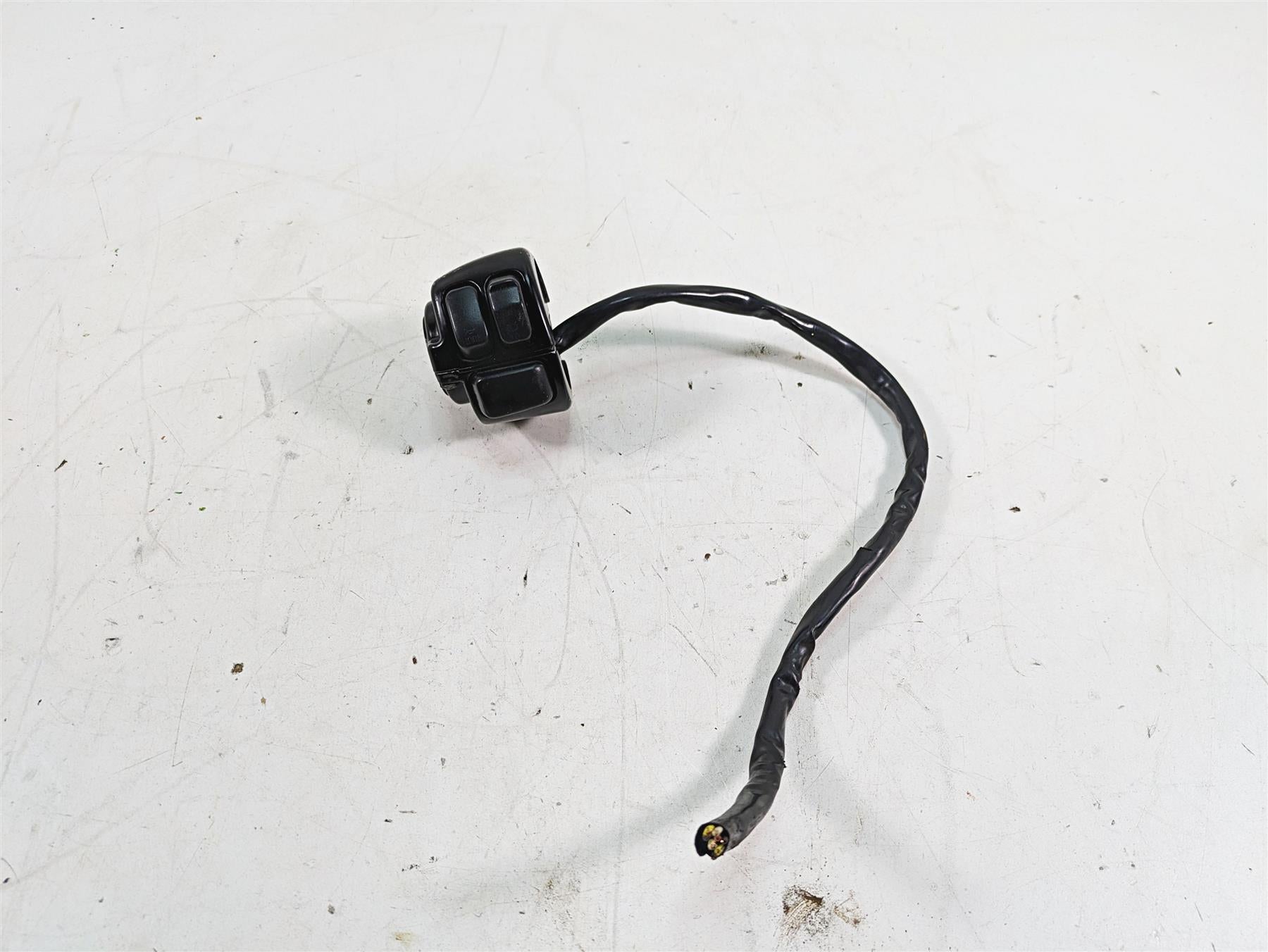 2013 Harley Softail FLSTFB Fat Boy Lo Left Hand Control Switch - Read 72953-12A {{ shop.shopifyCountryName }} - Mototech271