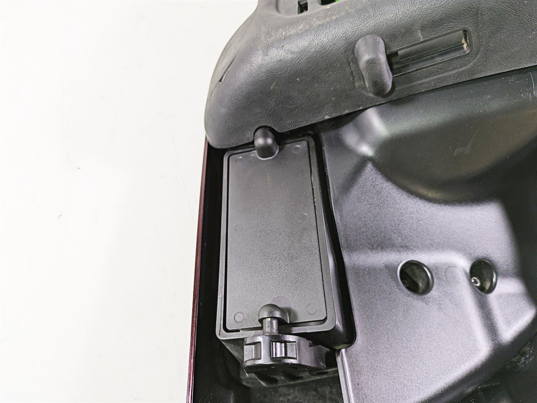 2017 Harley Touring FLHTKSE CVO E-Glide Right Lower Leg Fairing Cover 57100114 {{ shop.shopifyCountryName }} - Mototech271