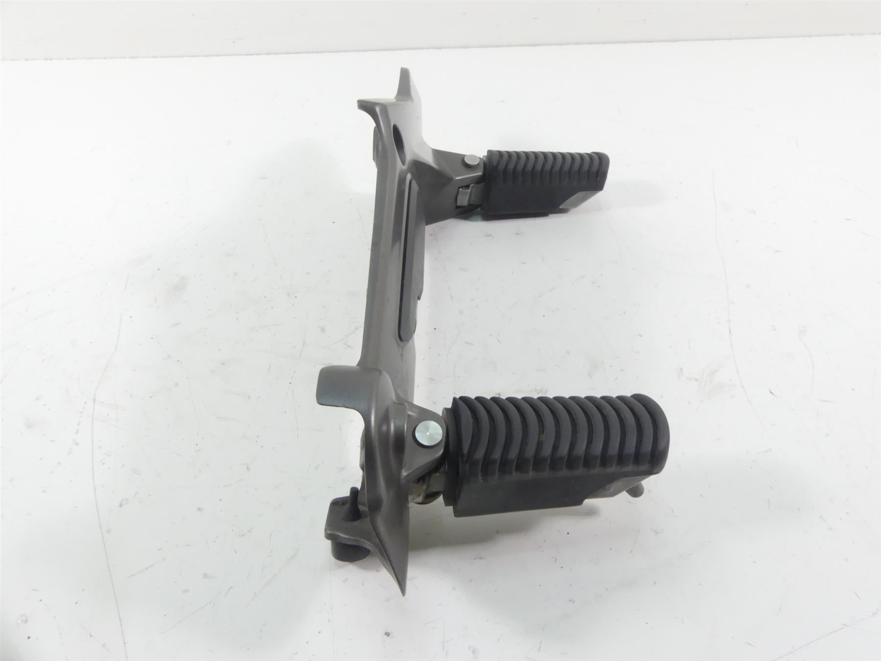 2015 BMW K1600GT K48 Left Rider Passenger Footpeg Foot Peg Rest Set 46717716013 {{ shop.shopifyCountryName }} - Mototech271