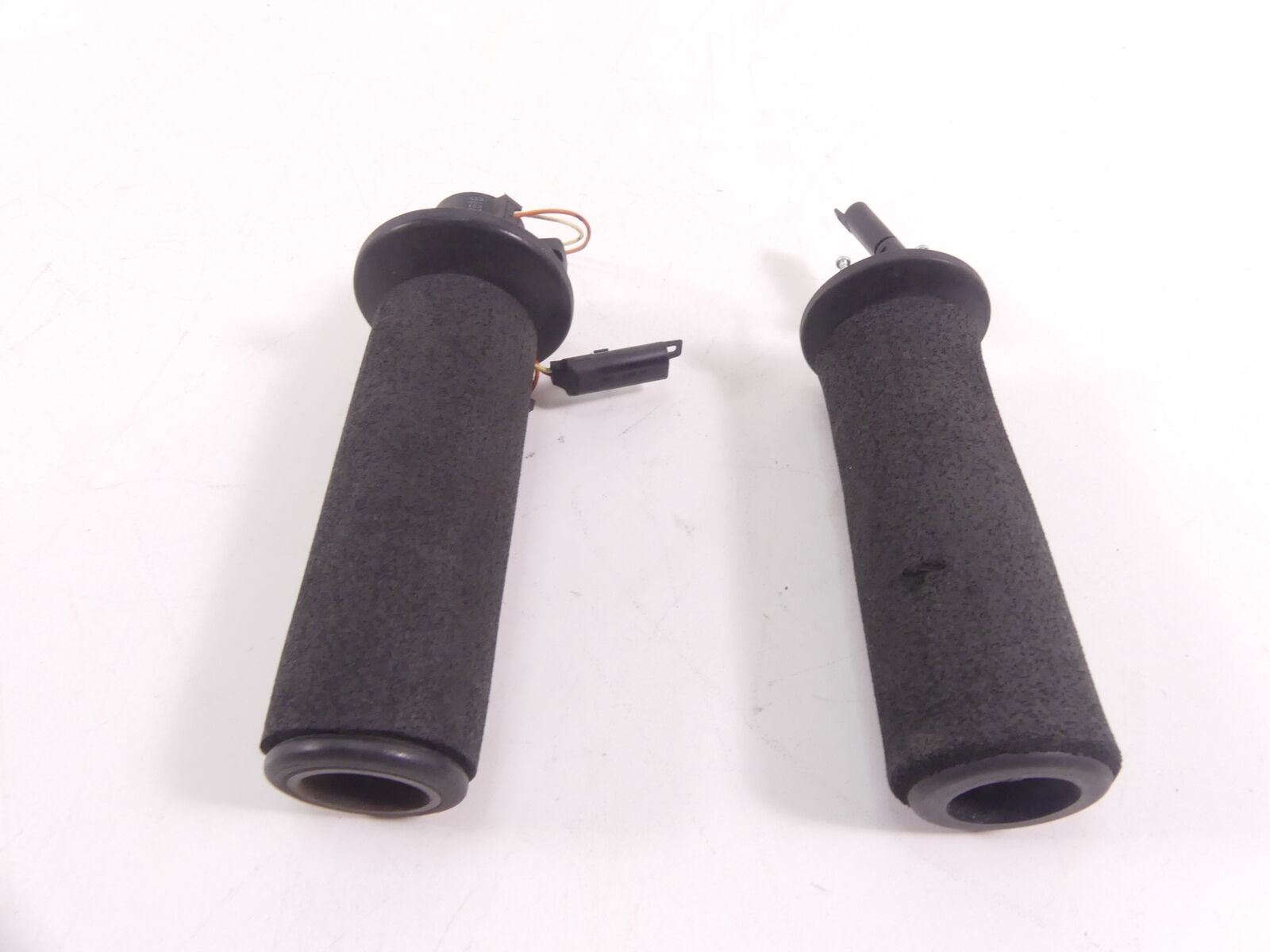2016 BMW R1200RS K54 Left Right Heated Handle Grip Set 61318552124 {{ shop.shopifyCountryName }} - Mototech271