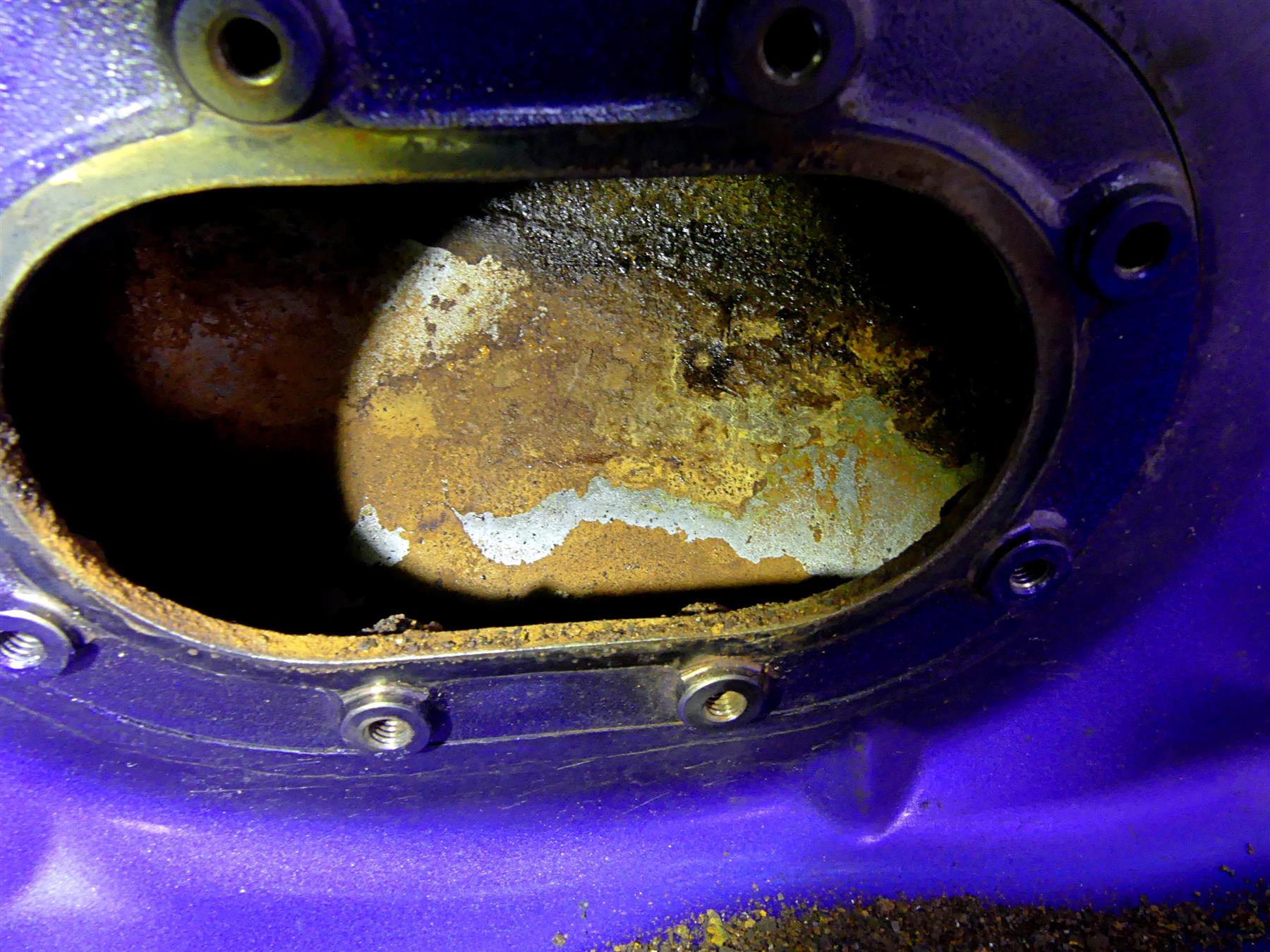 2002 Honda VTX1800 R Fuel Gas Petrol Tank -Dented 17520-MCV-670 {{ shop.shopifyCountryName }} - Mototech271