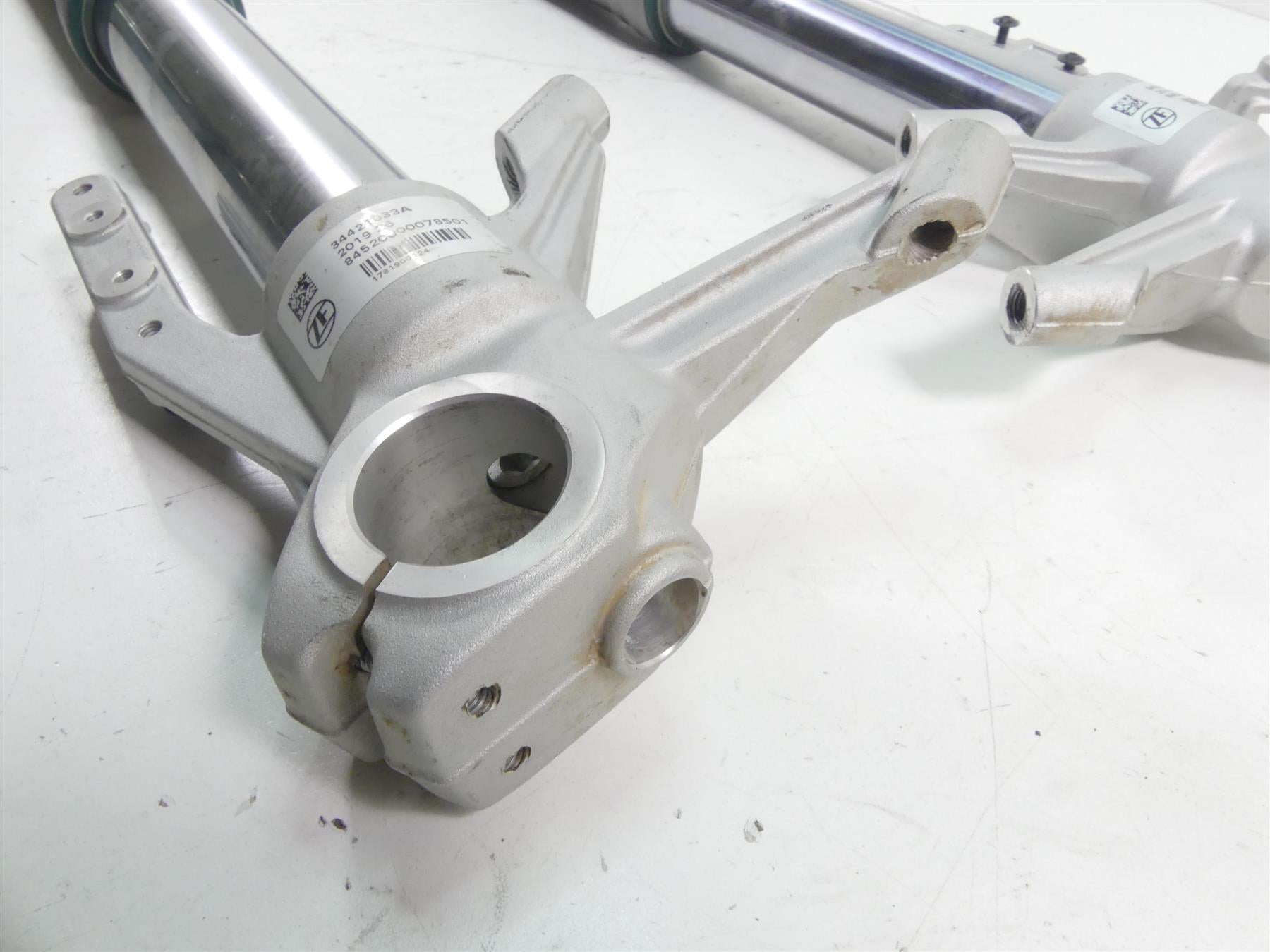 2020 Ducati Multistrada 1260 Enduro Straight Zf Front Fork Leg Set 34421033A {{ shop.shopifyCountryName }} - Mototech271