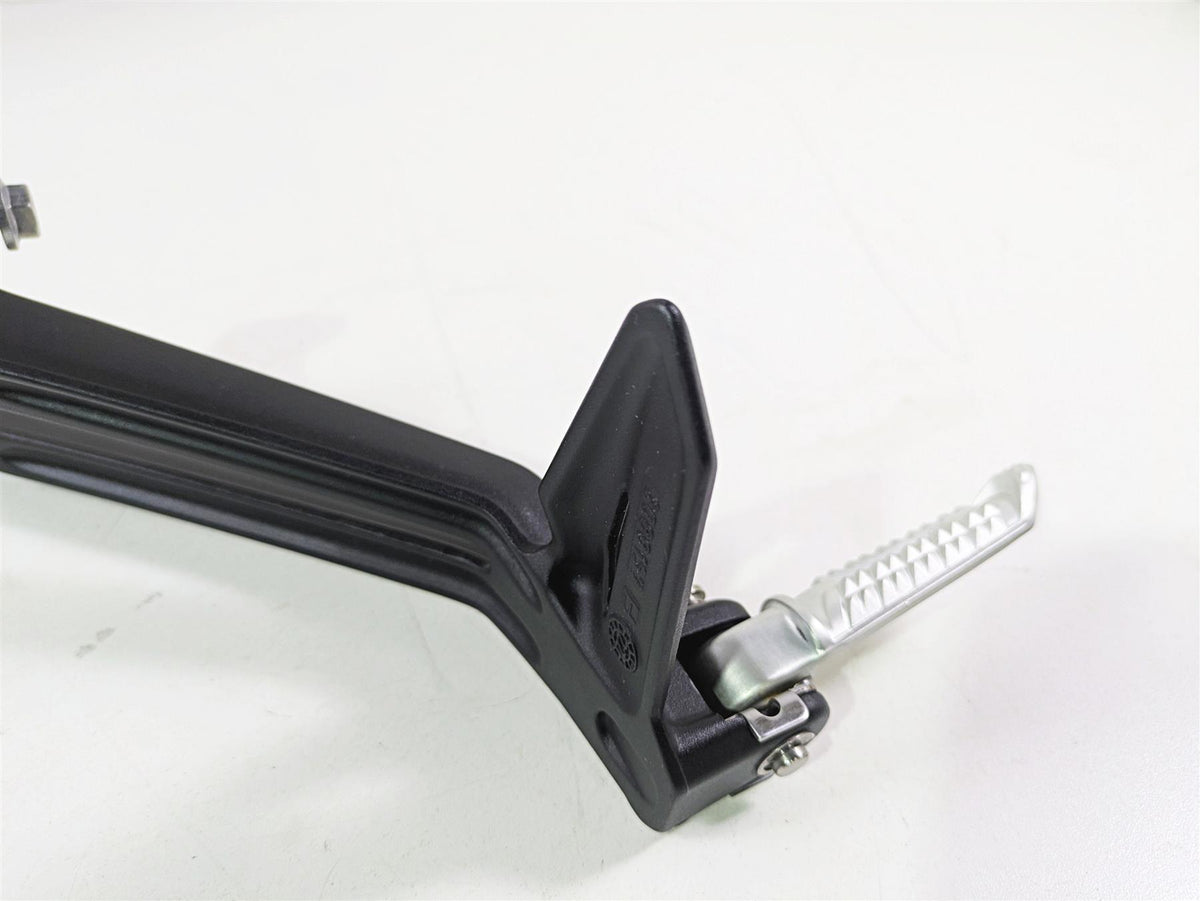 2024 Triumph Street Triple 765 R Rear Passenger Footpeg Set T2088156 T2088157 {{ shop.shopifyCountryName }} - Mototech271