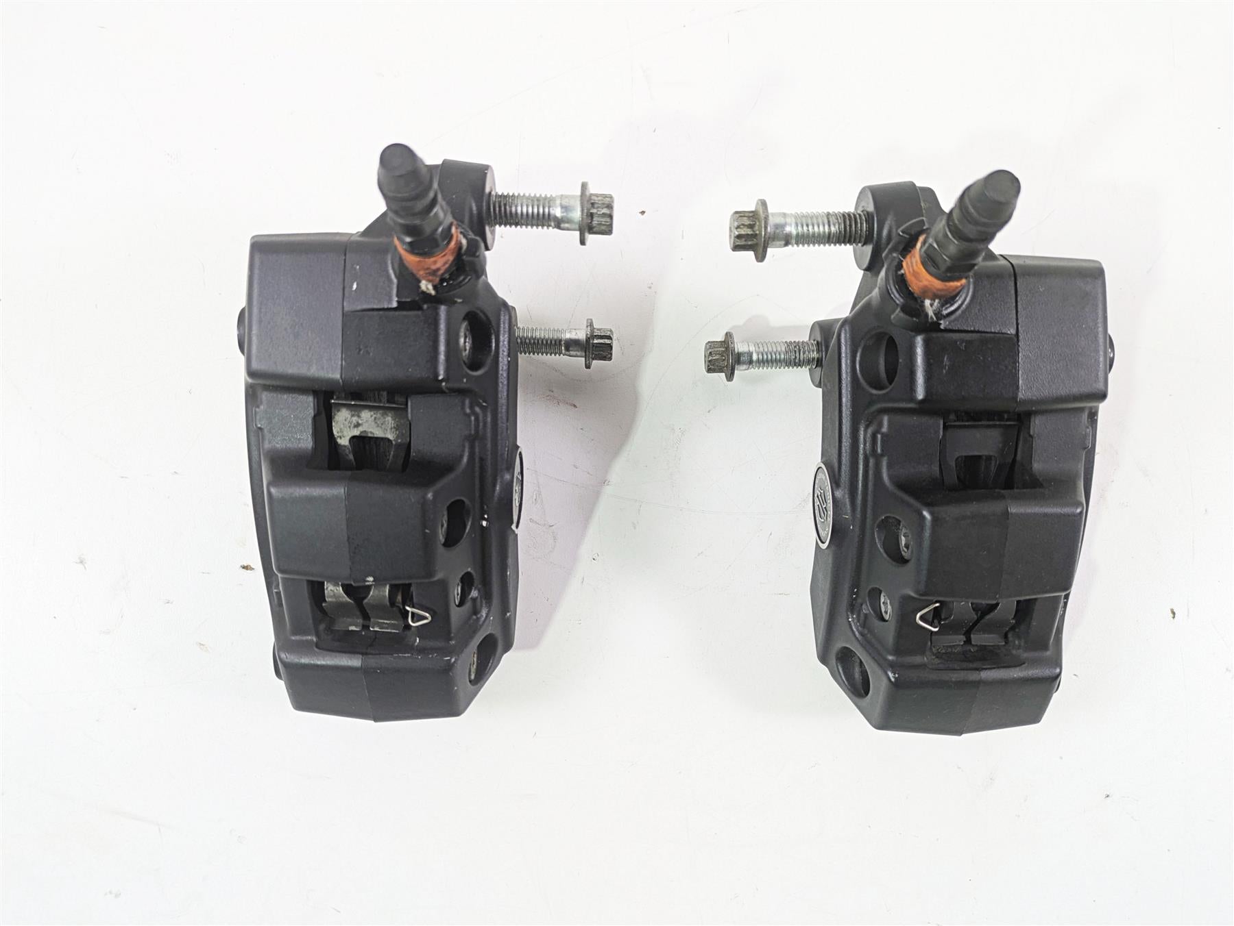 2010 Harley Touring FLHXSE CVO Street Glide Front Brake Caliper Set 46368-10 {{ shop.shopifyCountryName }} - Mototech271